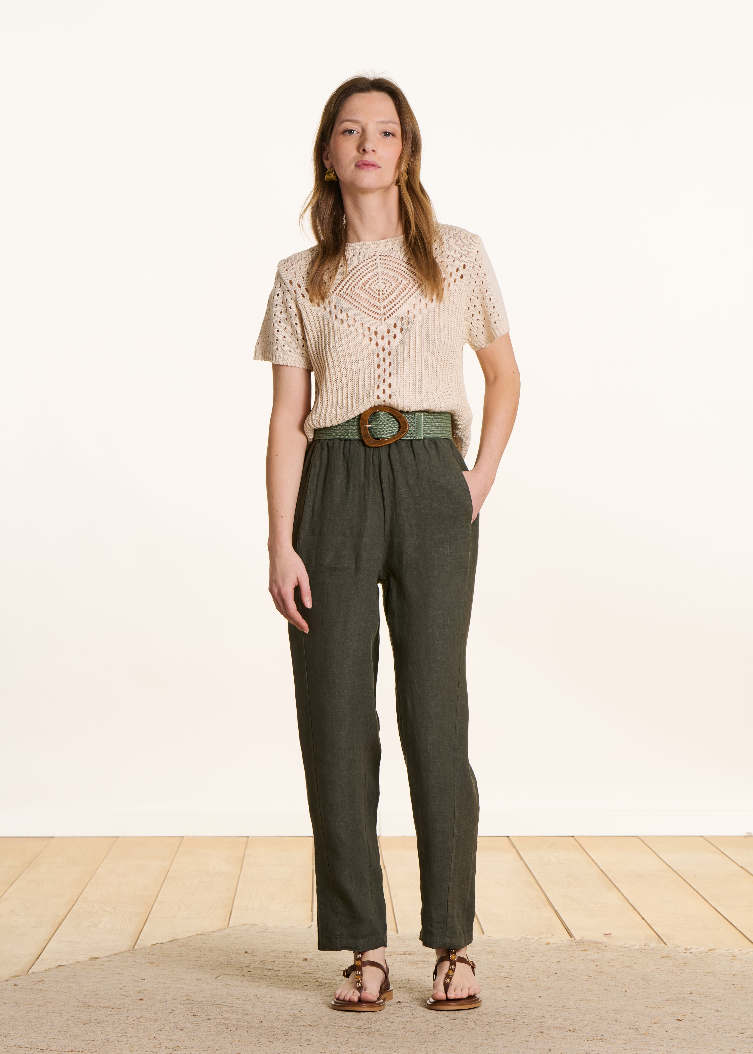 Kaki linnen carrot-fit broek met elastische taille