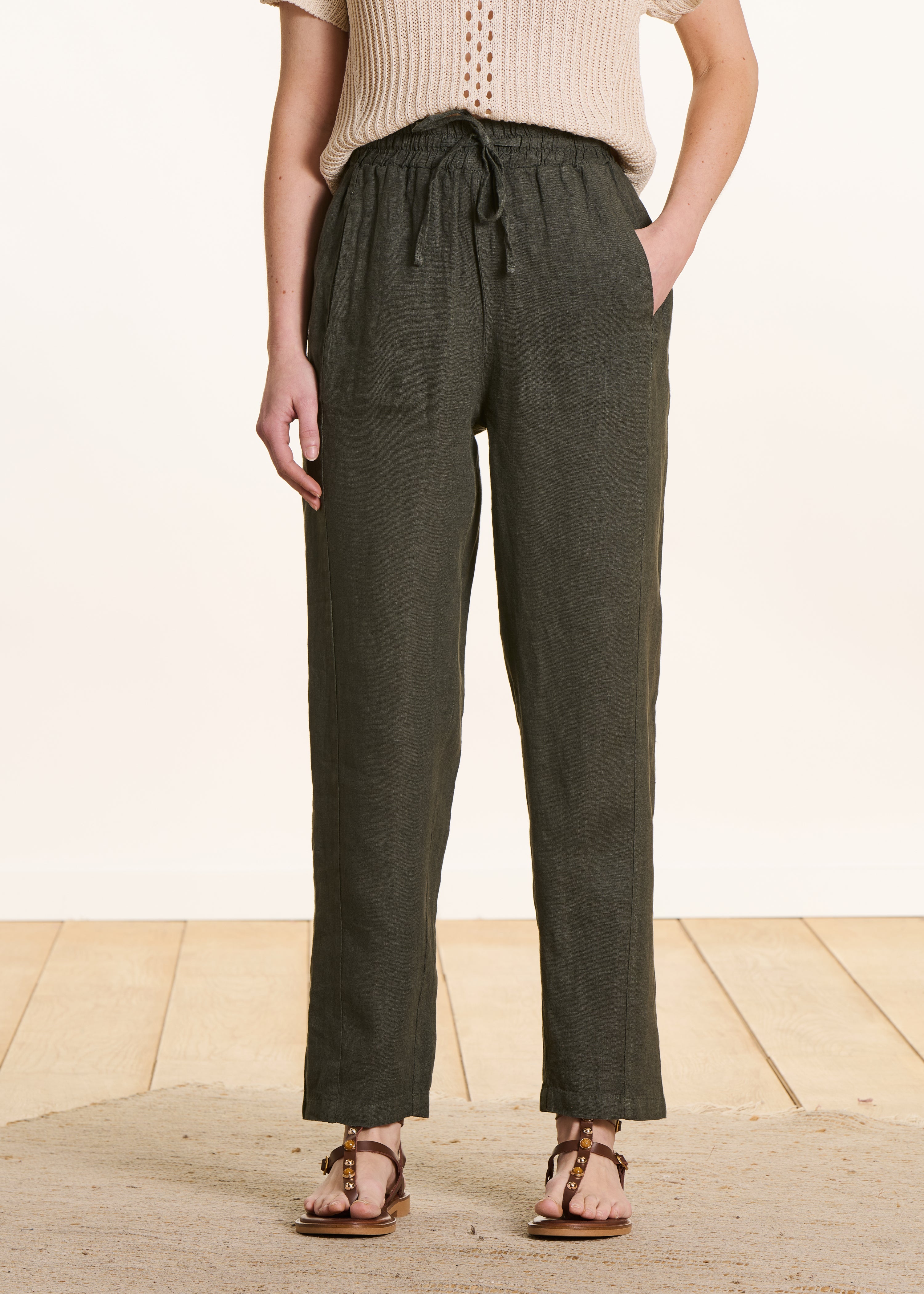 Kaki linnen carrot-fit broek met elastische taille