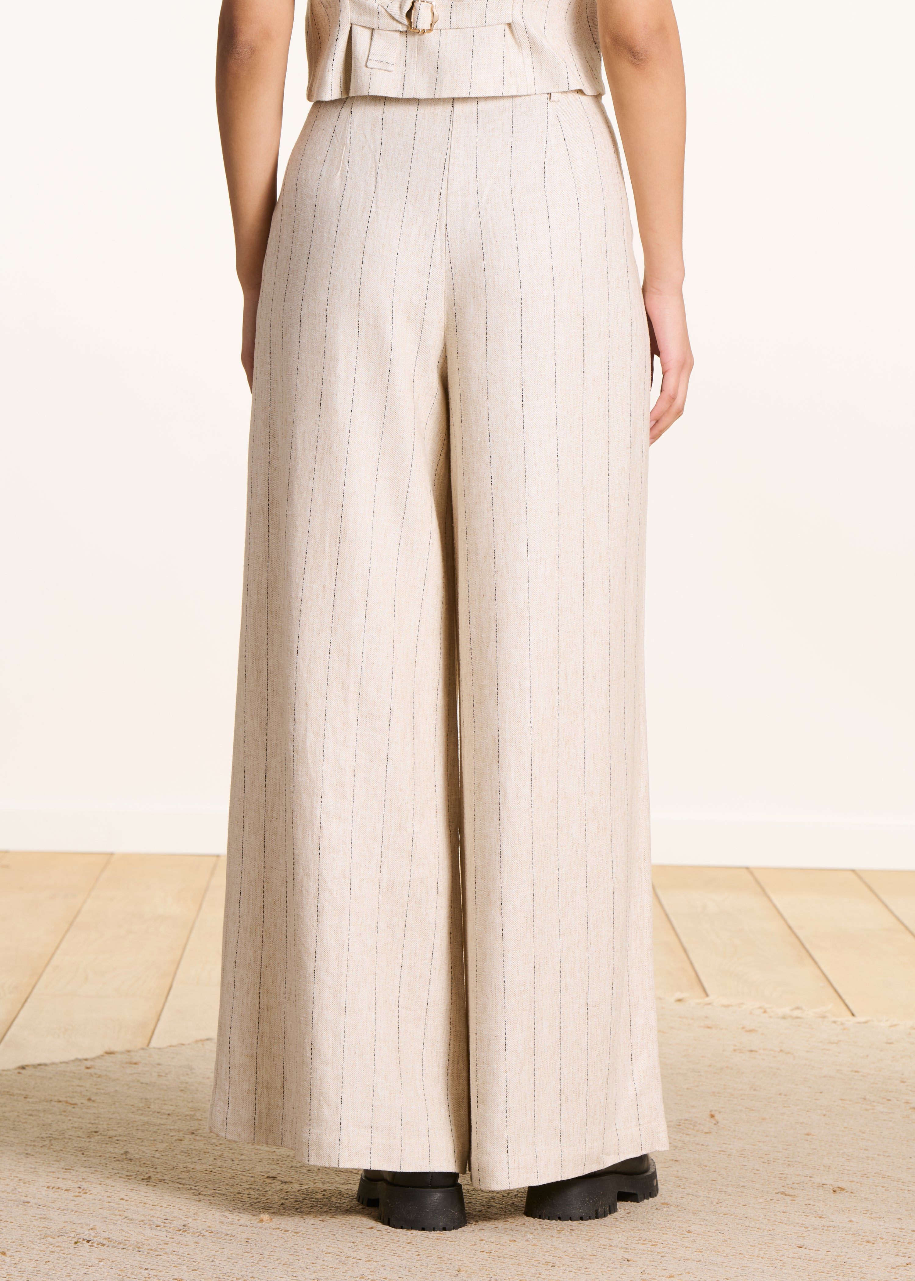 Beige weiter Hose mit Streifen