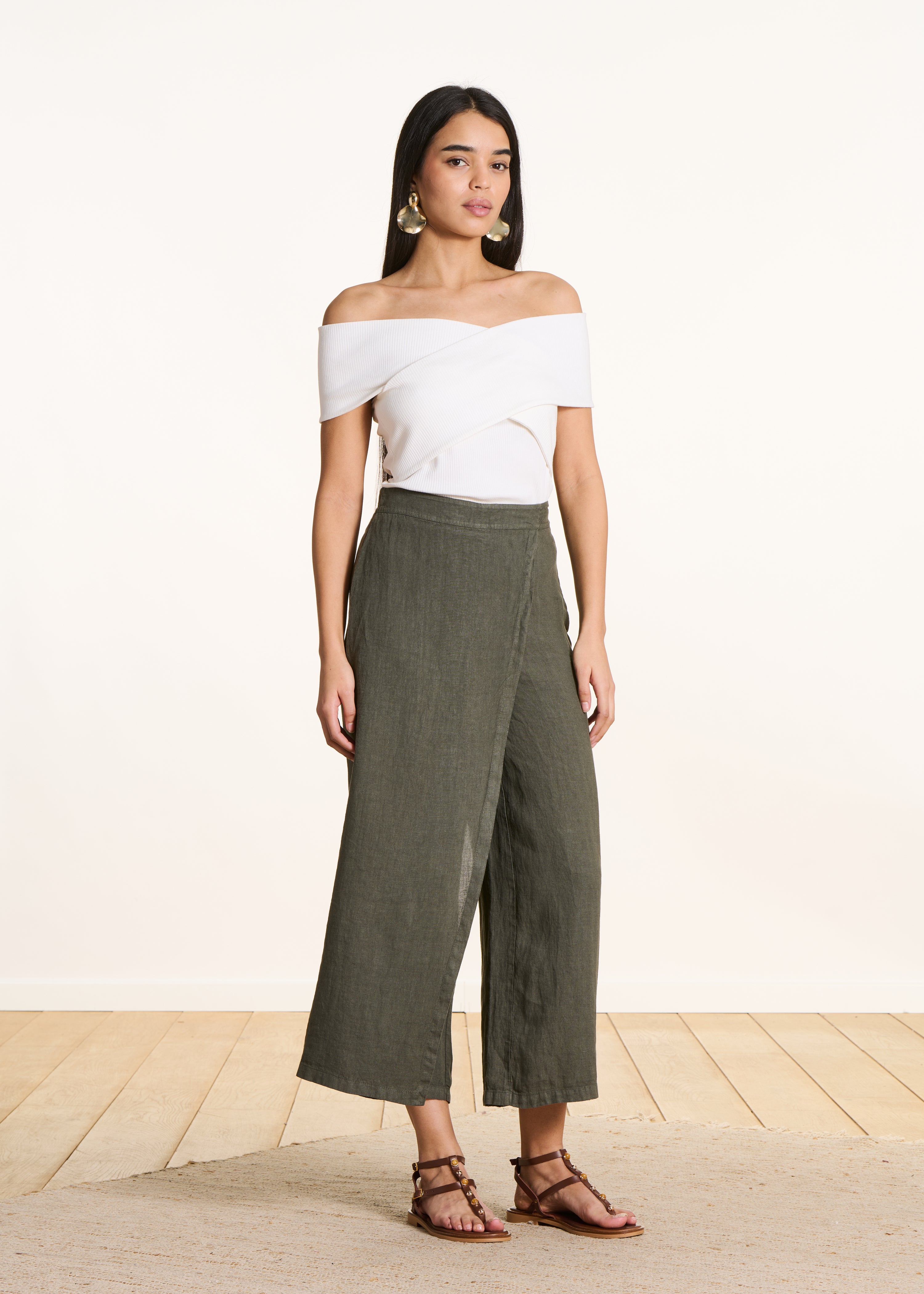 Weite 7/8-Hose in Khaki aus Leinen mit Schlitz