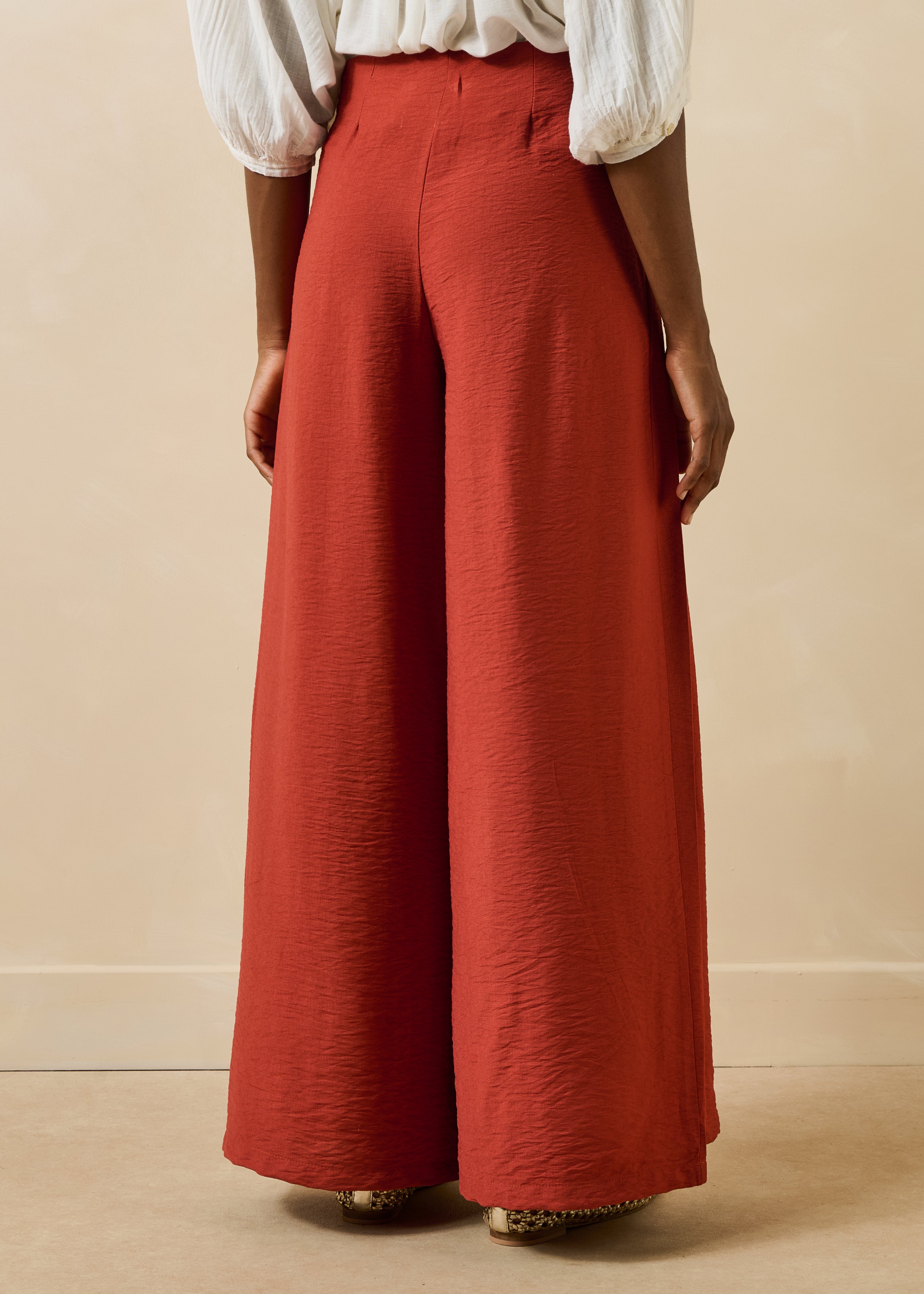 Wide-leg terracotta pants with high elastic waist