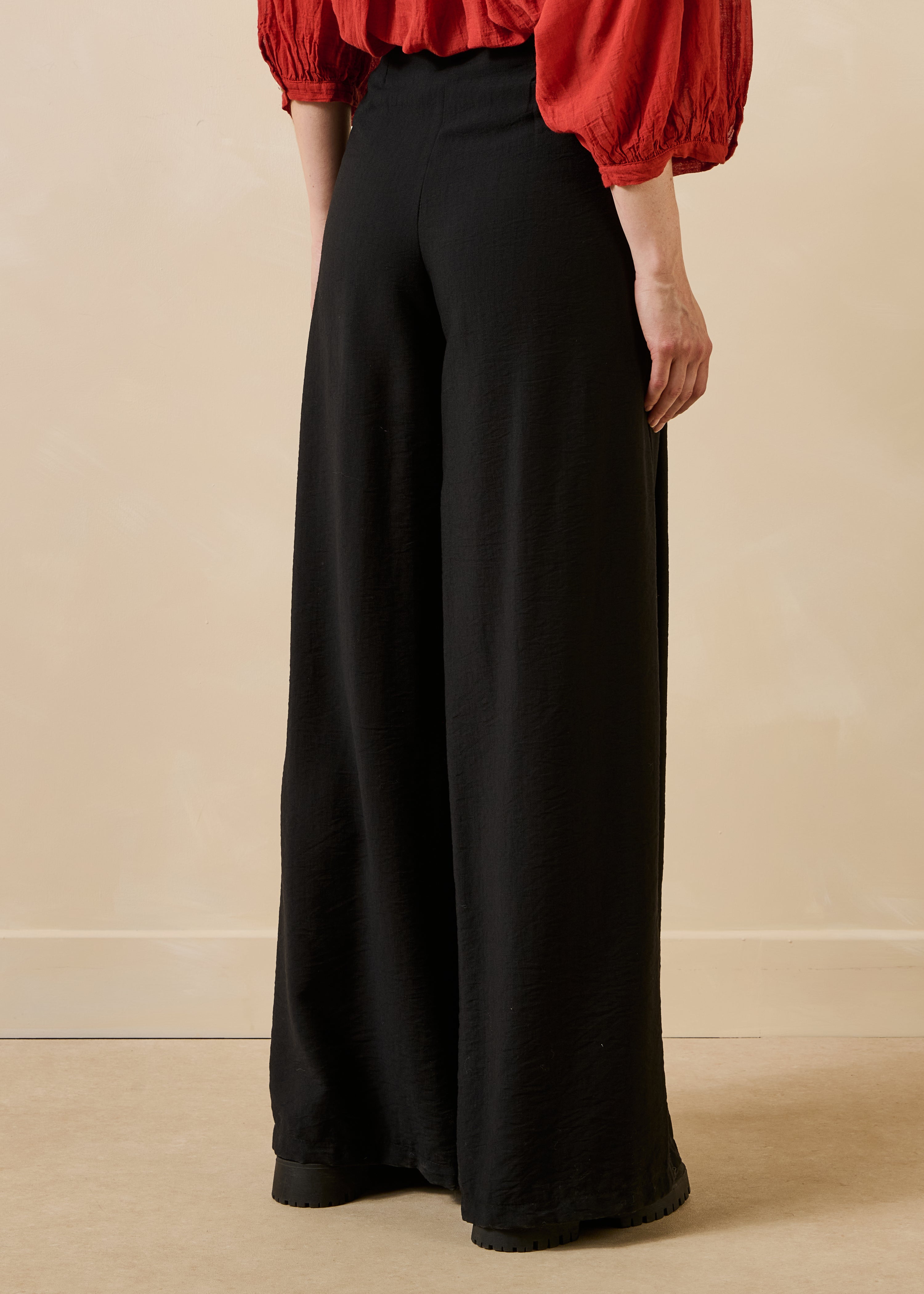 Pantalon noir long taille haute élastiquée