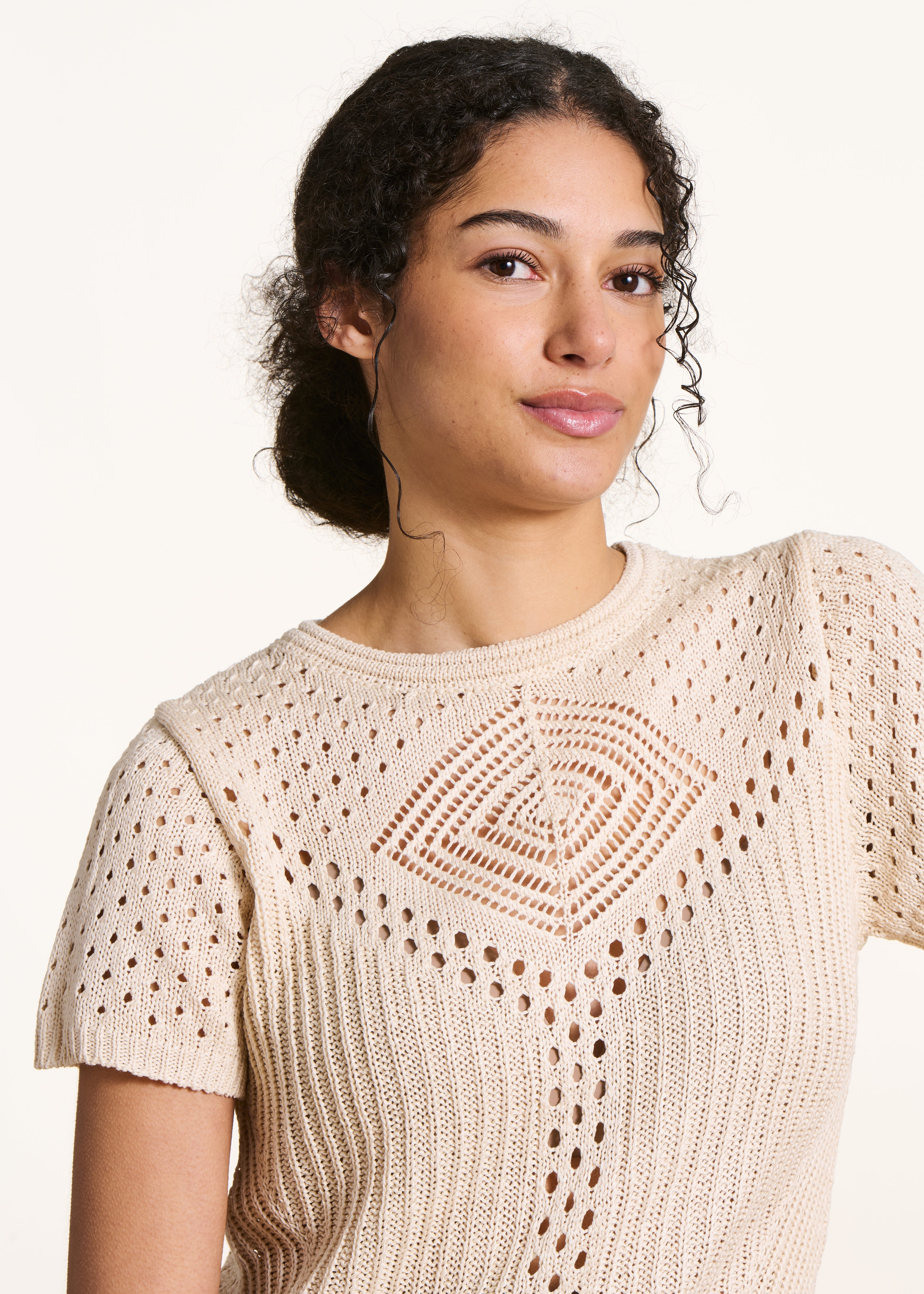 Maglione écru in maglia crochet traforata