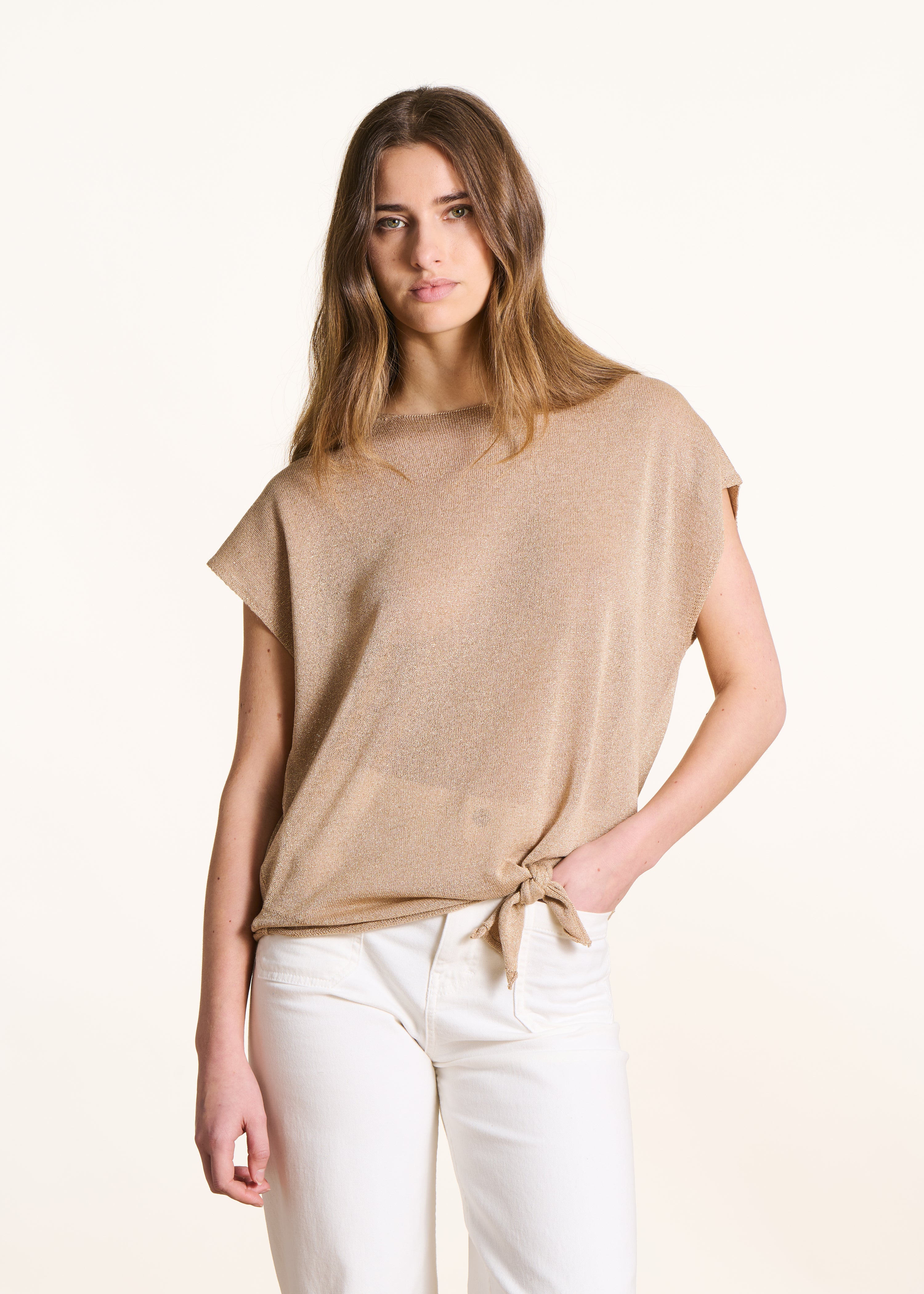 Feinstrickpullover in Goldbronze mit kurzen Ärmeln