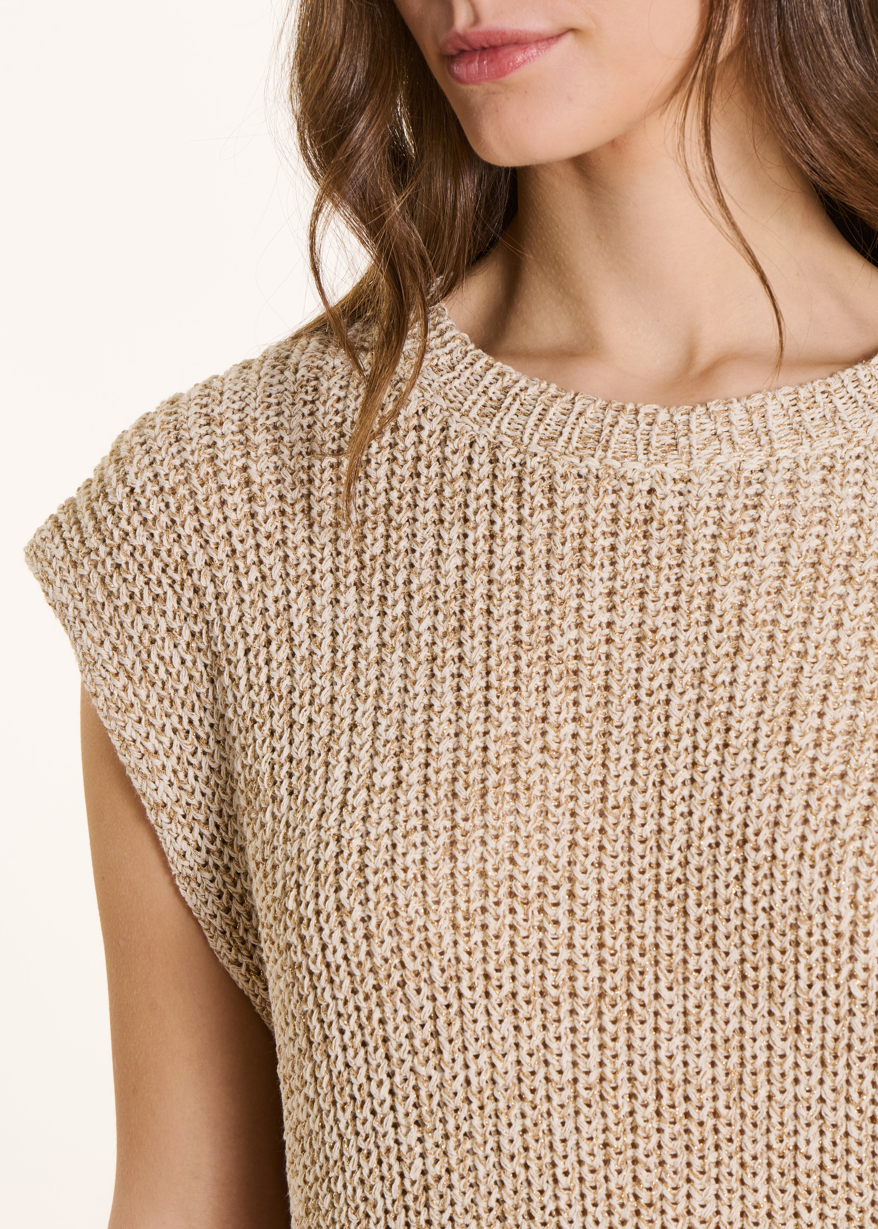 Pull beige en maille iriséé col rond