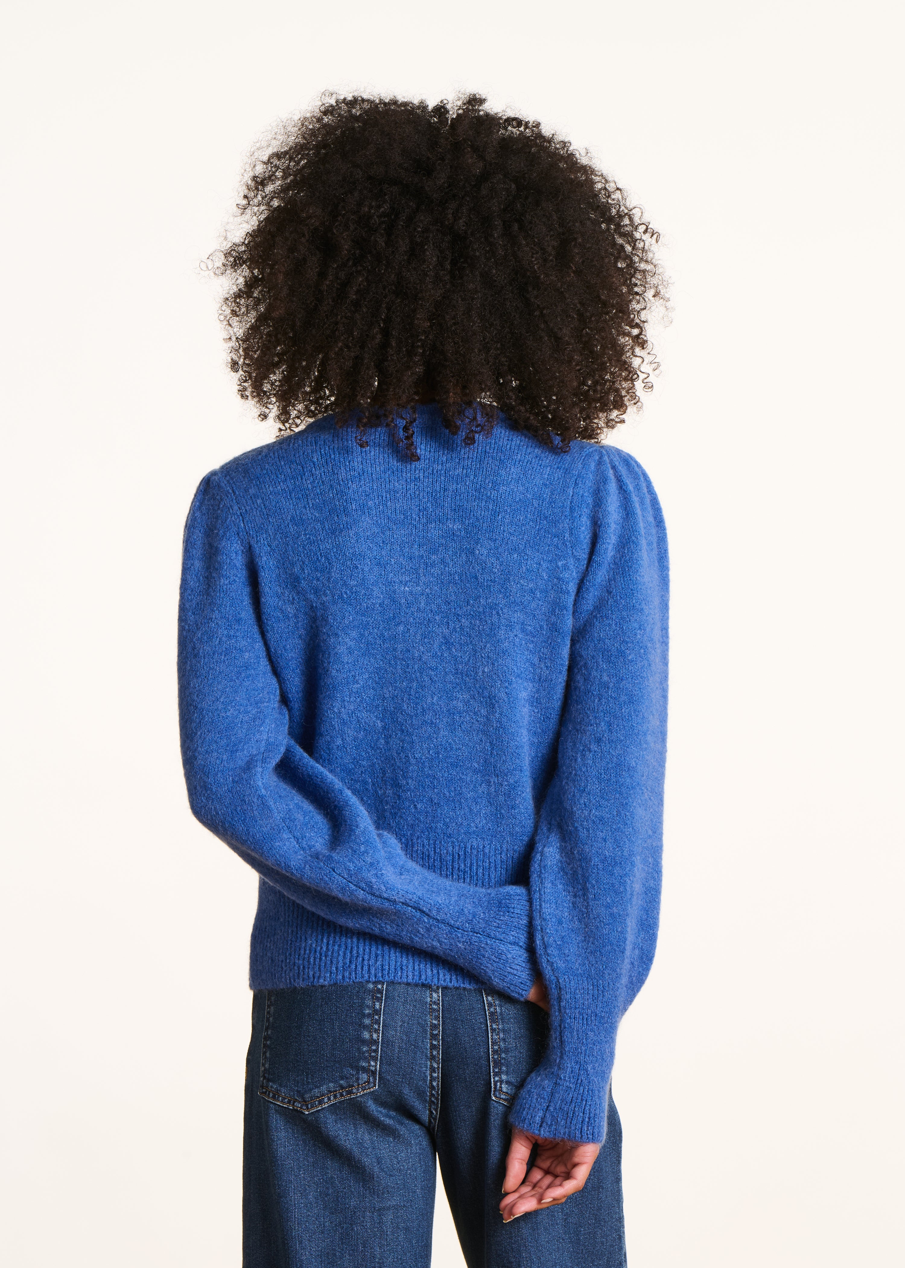 Blauer gerader Pullover mit Rundhalsausschnitt