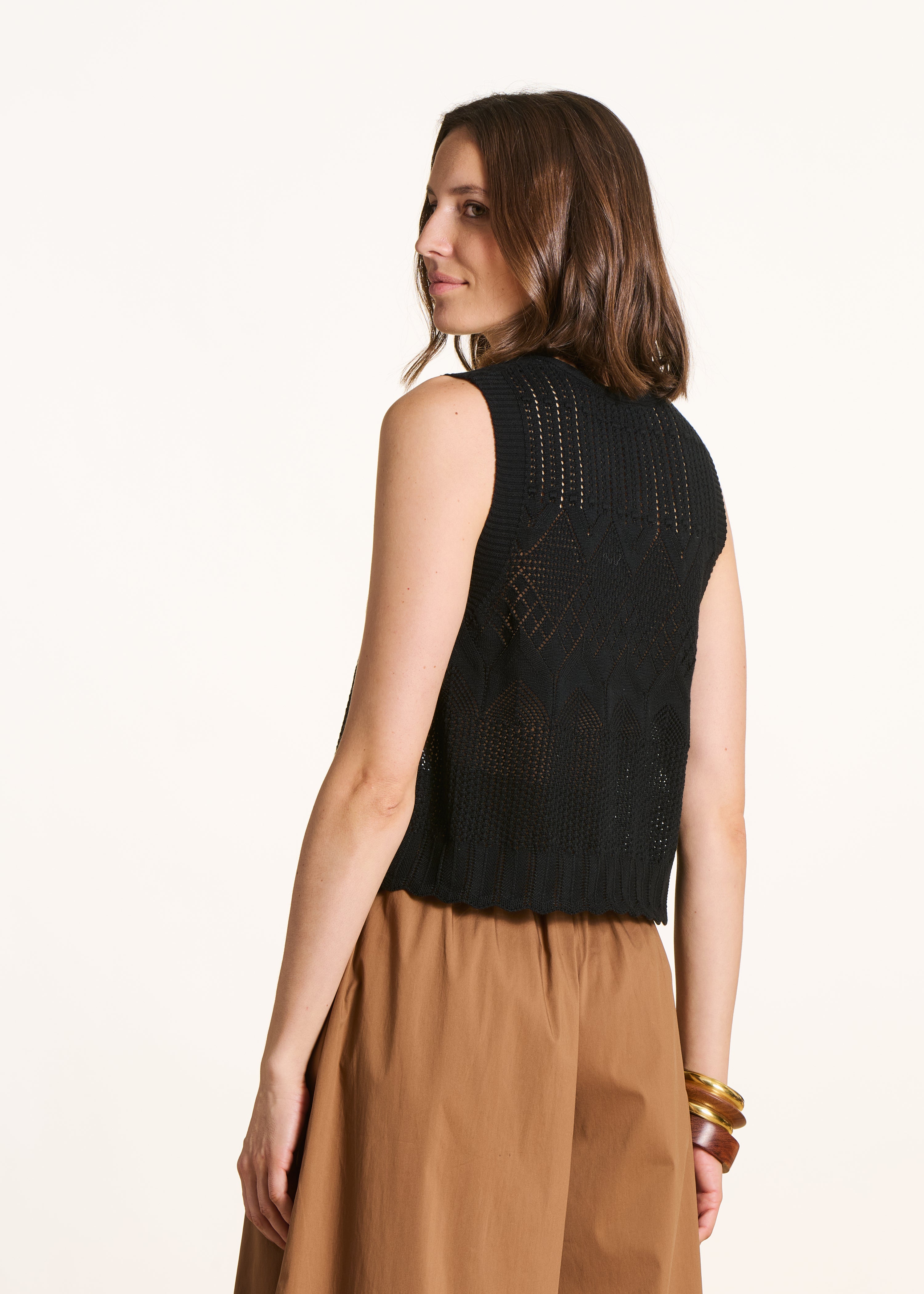 Pull court noir sans manches en maille pointelle