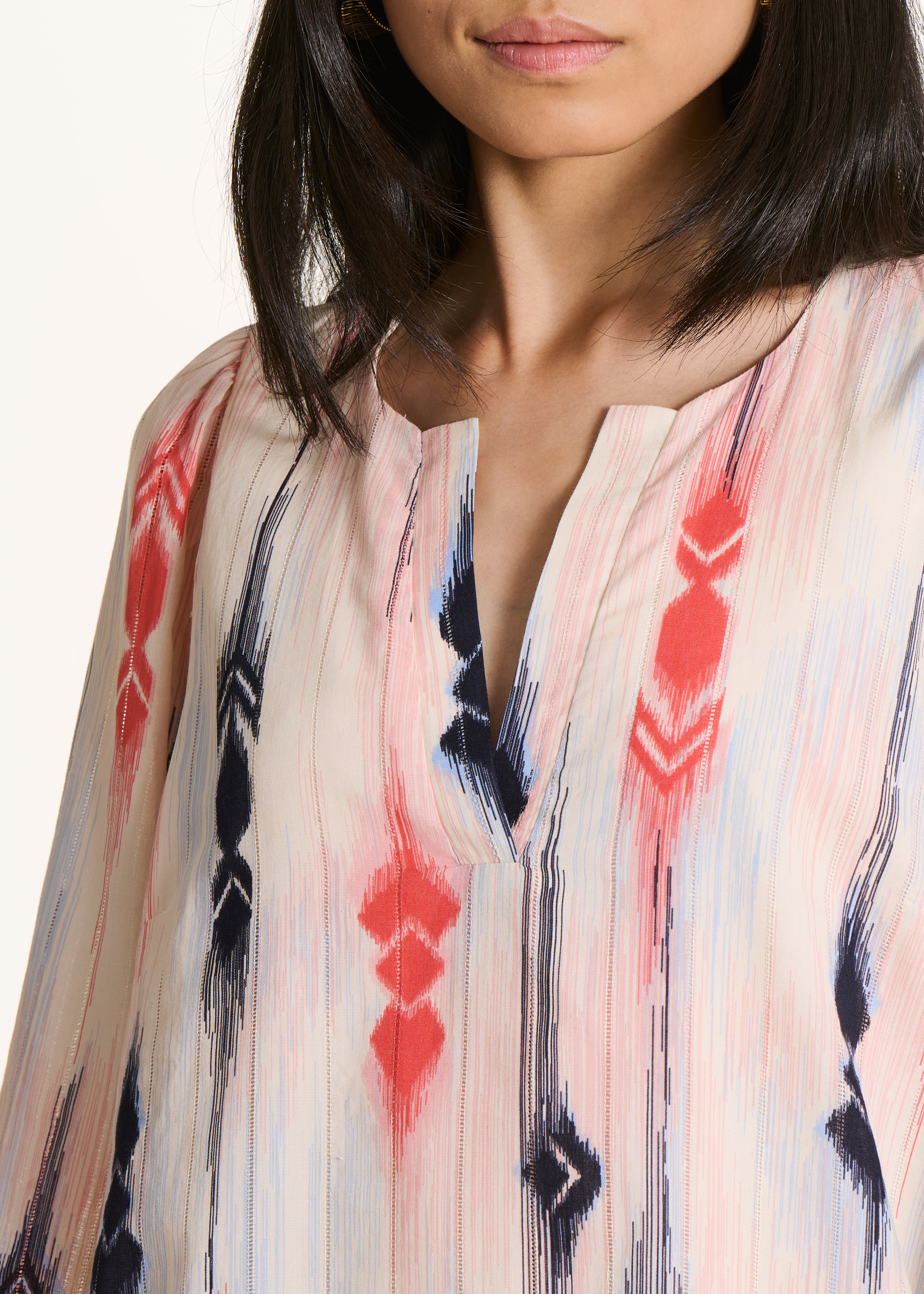 Kurzes Kleid aus Bio-Baumwoll-Voile mit rosa-blauem Print