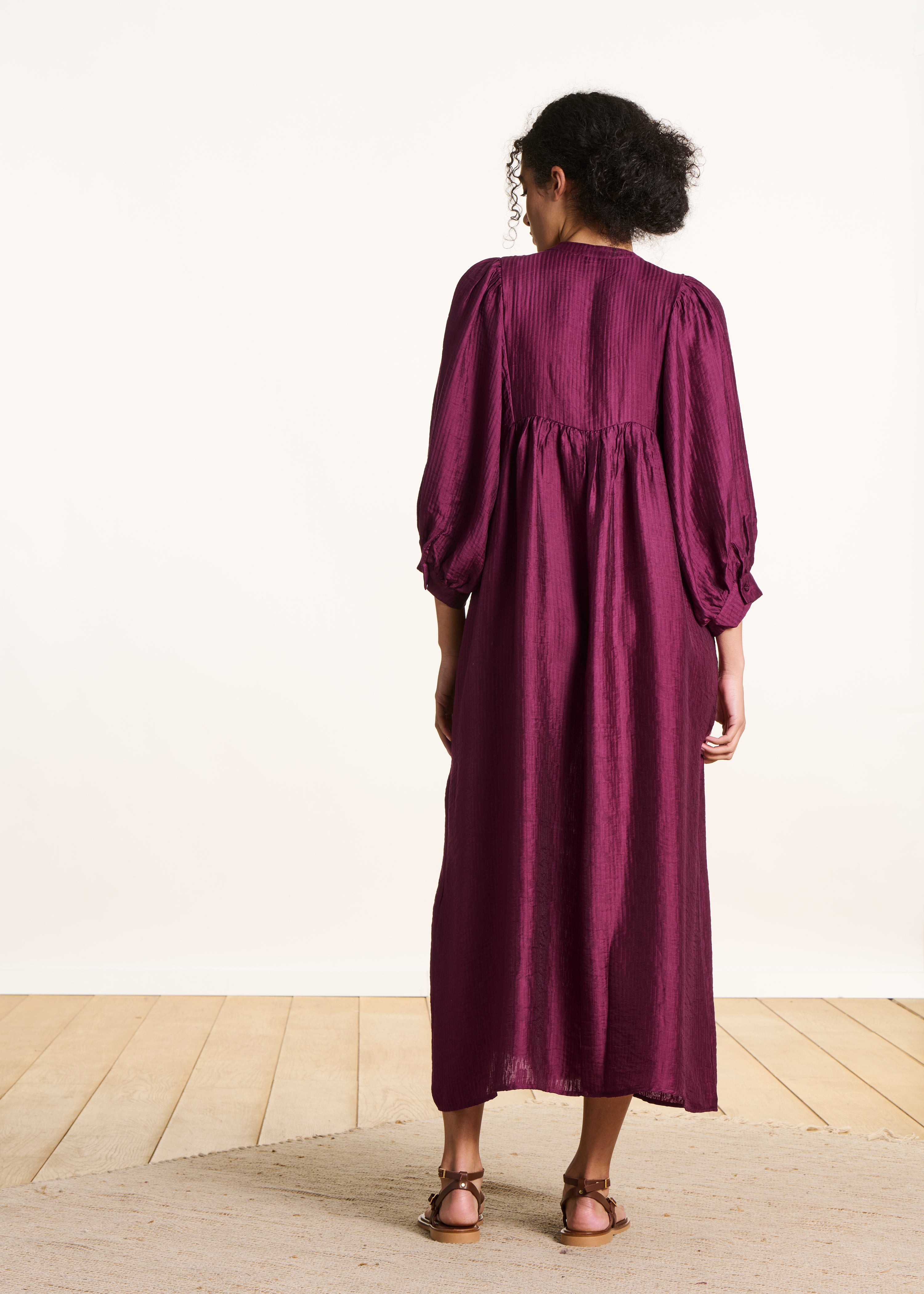 Robe longue ample violette manches 3/4