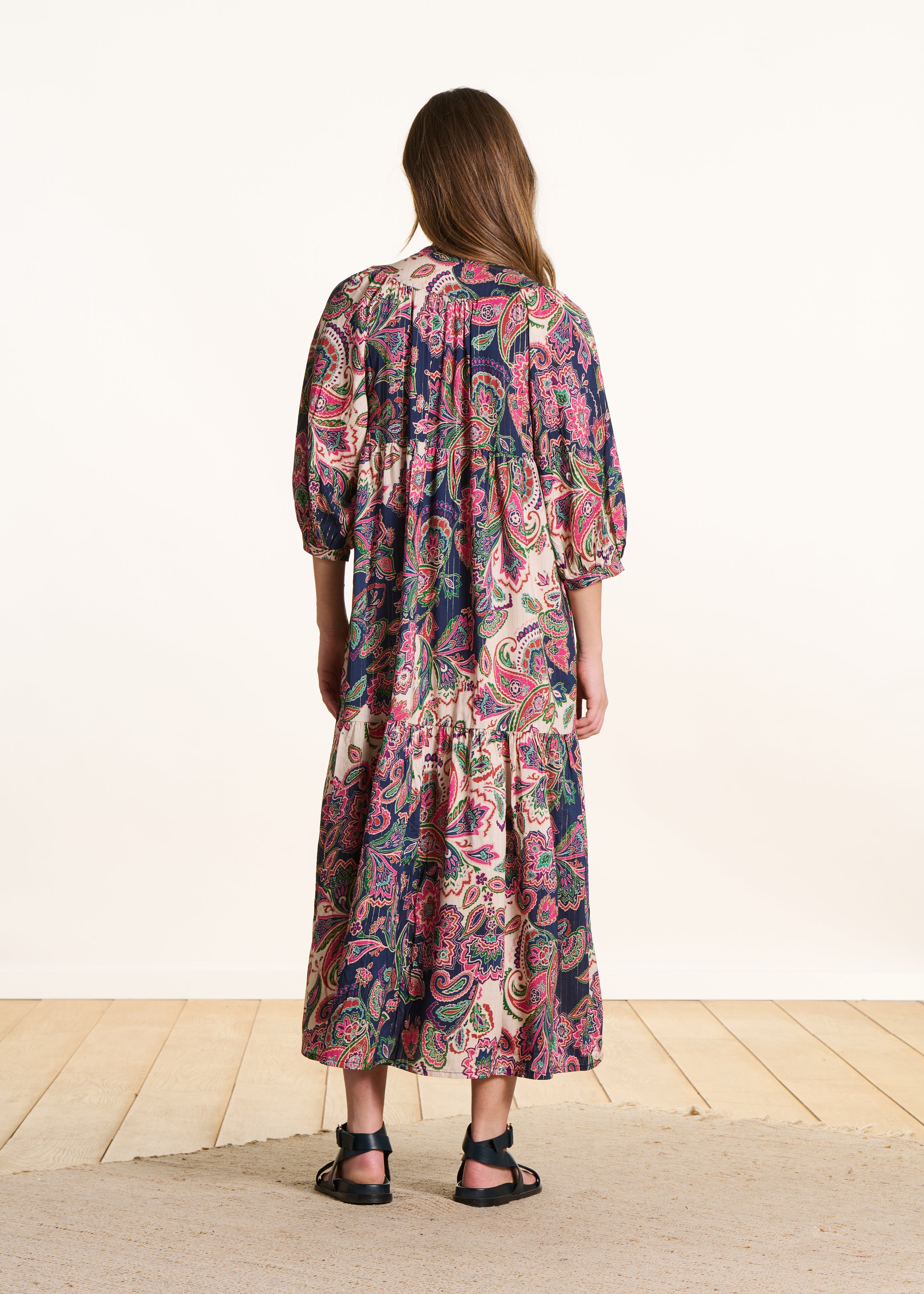Robe longue rose et bleu imprimée à volant manches 3/4