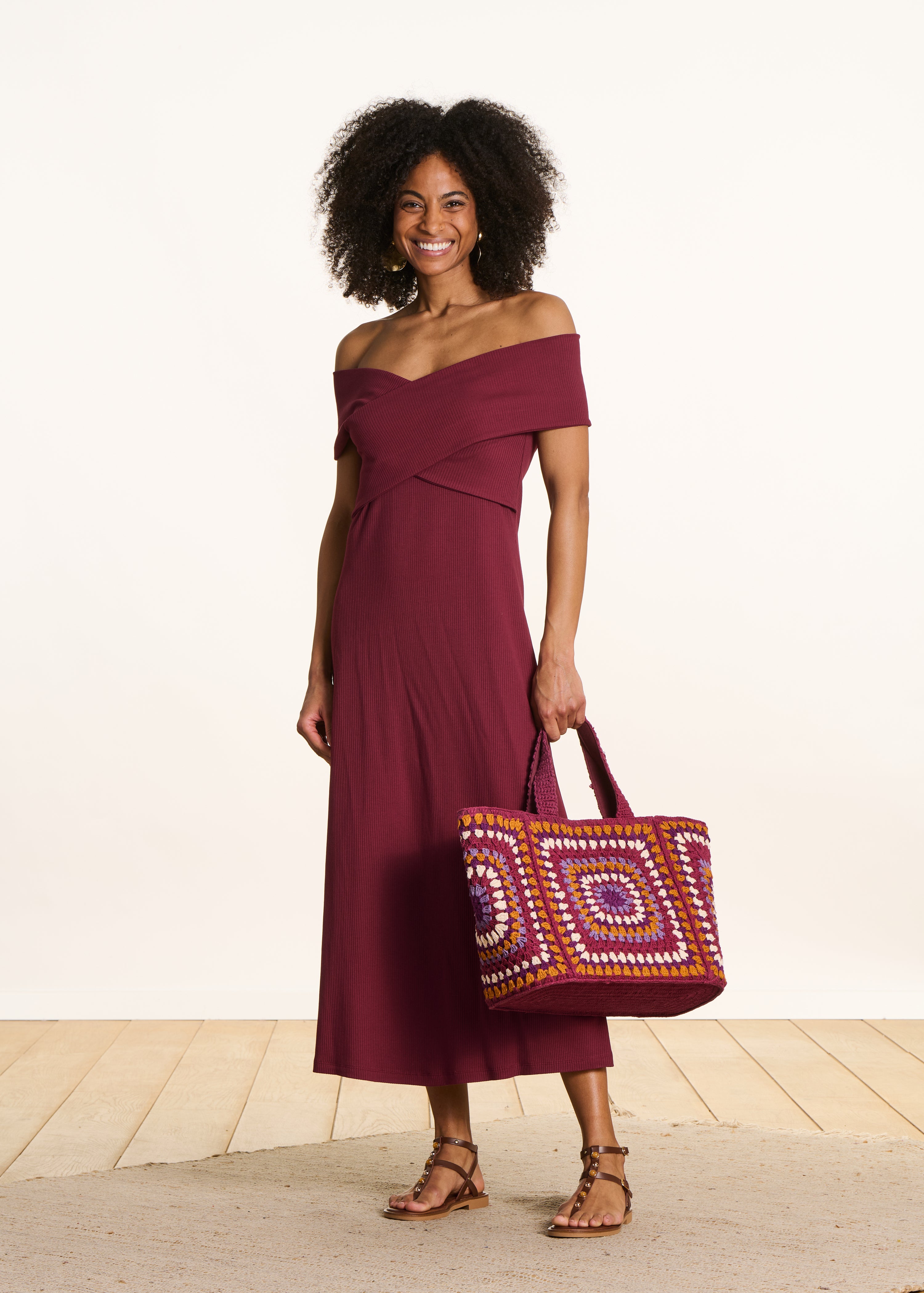 Robe midi bordeaux cintrée col bardot croisé