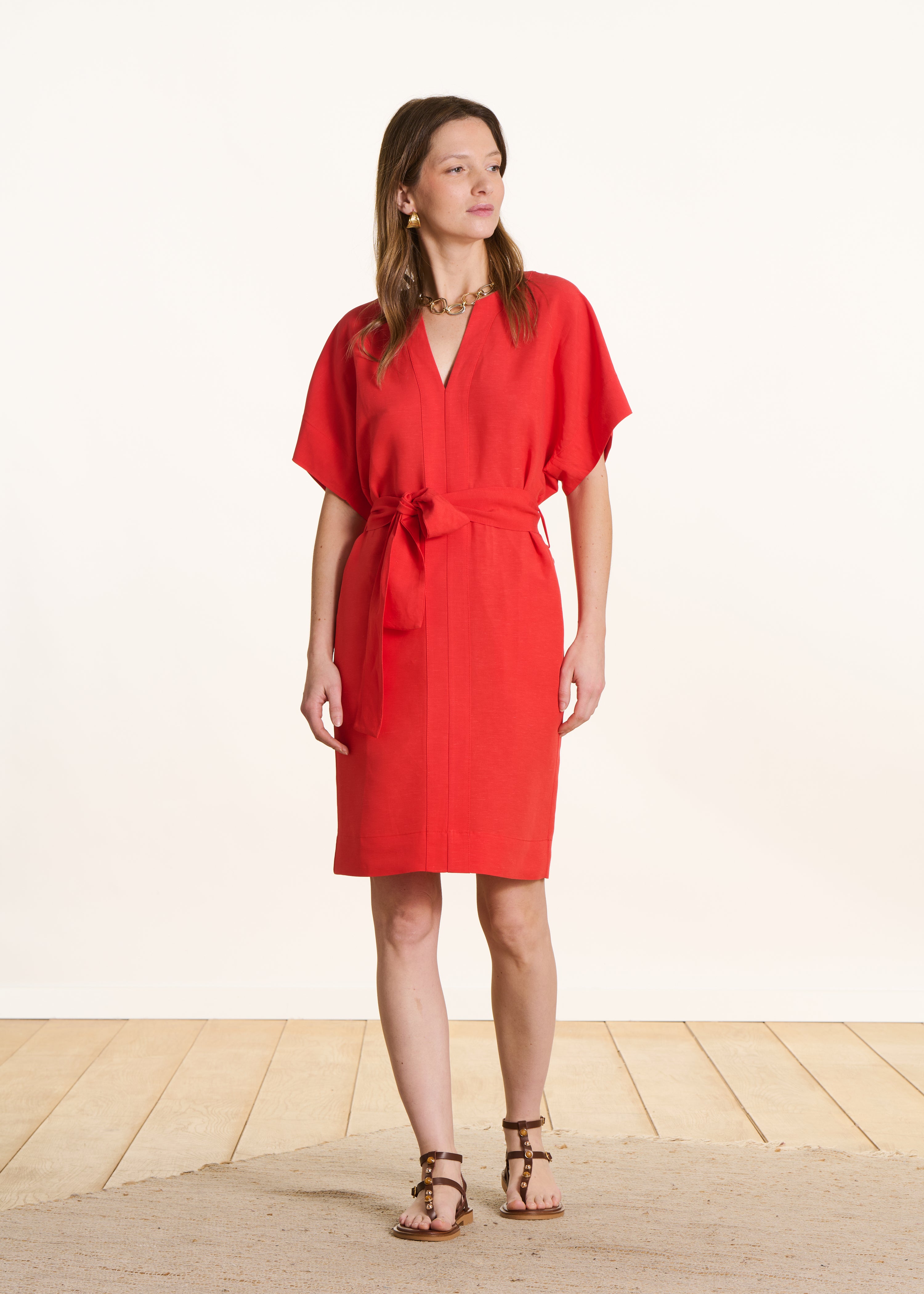 Robe courte ample rouge à manches courtes