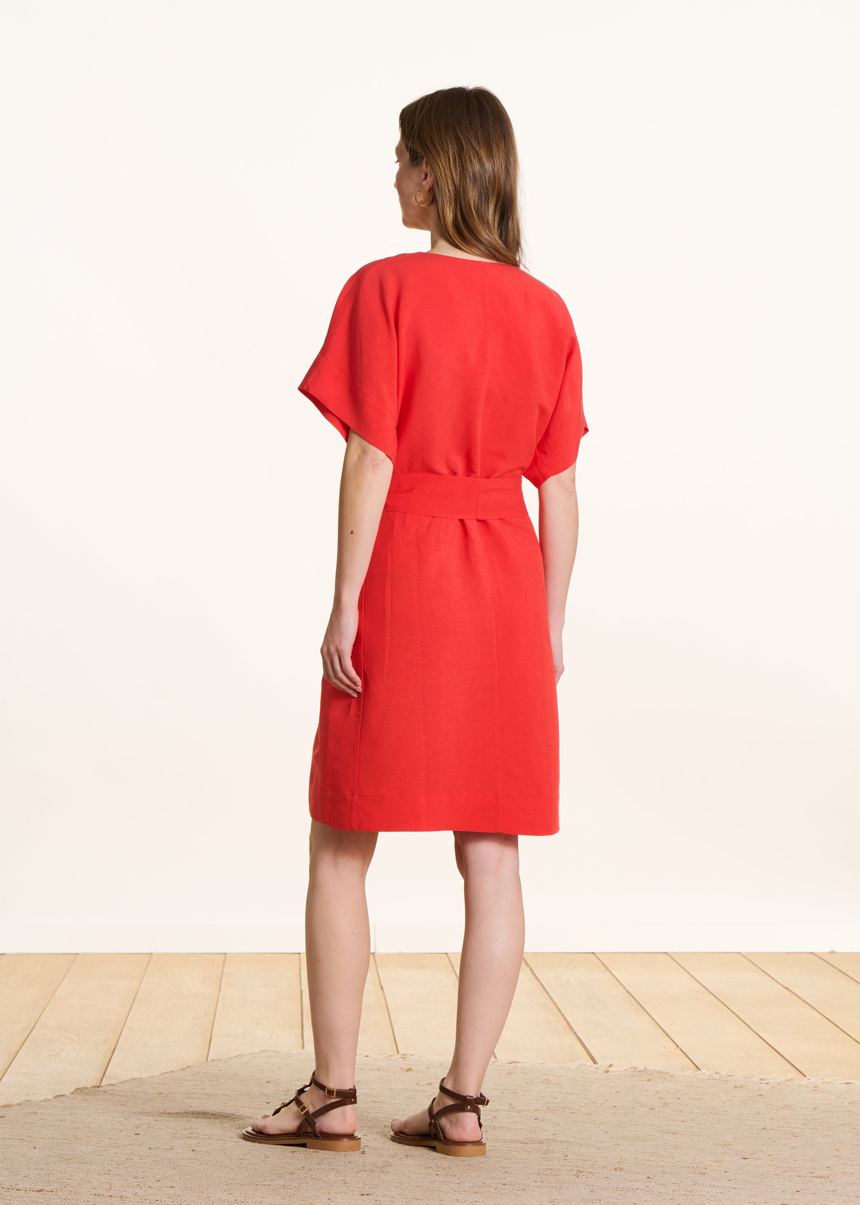 Robe courte ample rouge à manches courtes