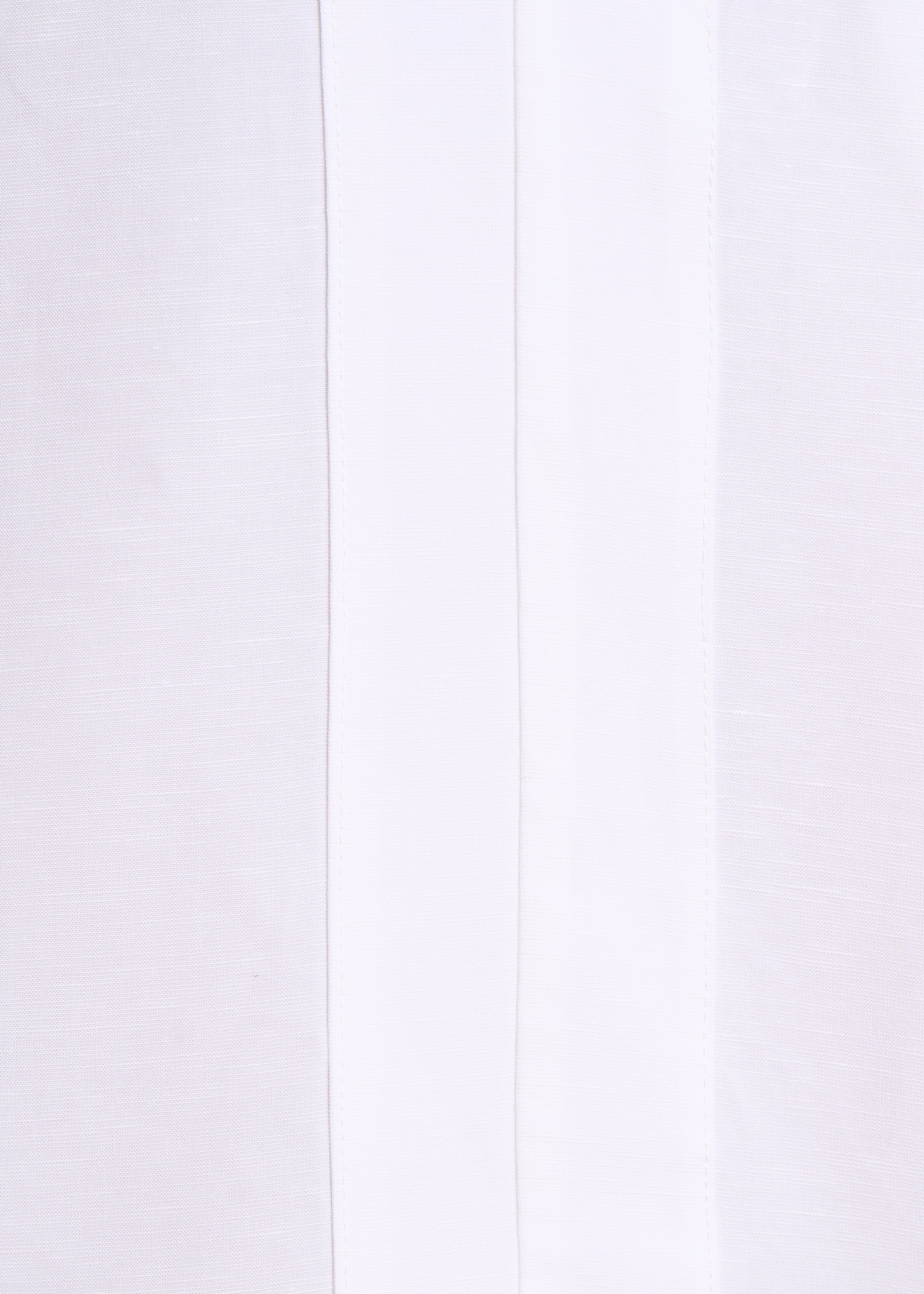 Weißes, weites, kurzes Kleid mit kurzen Ärmeln