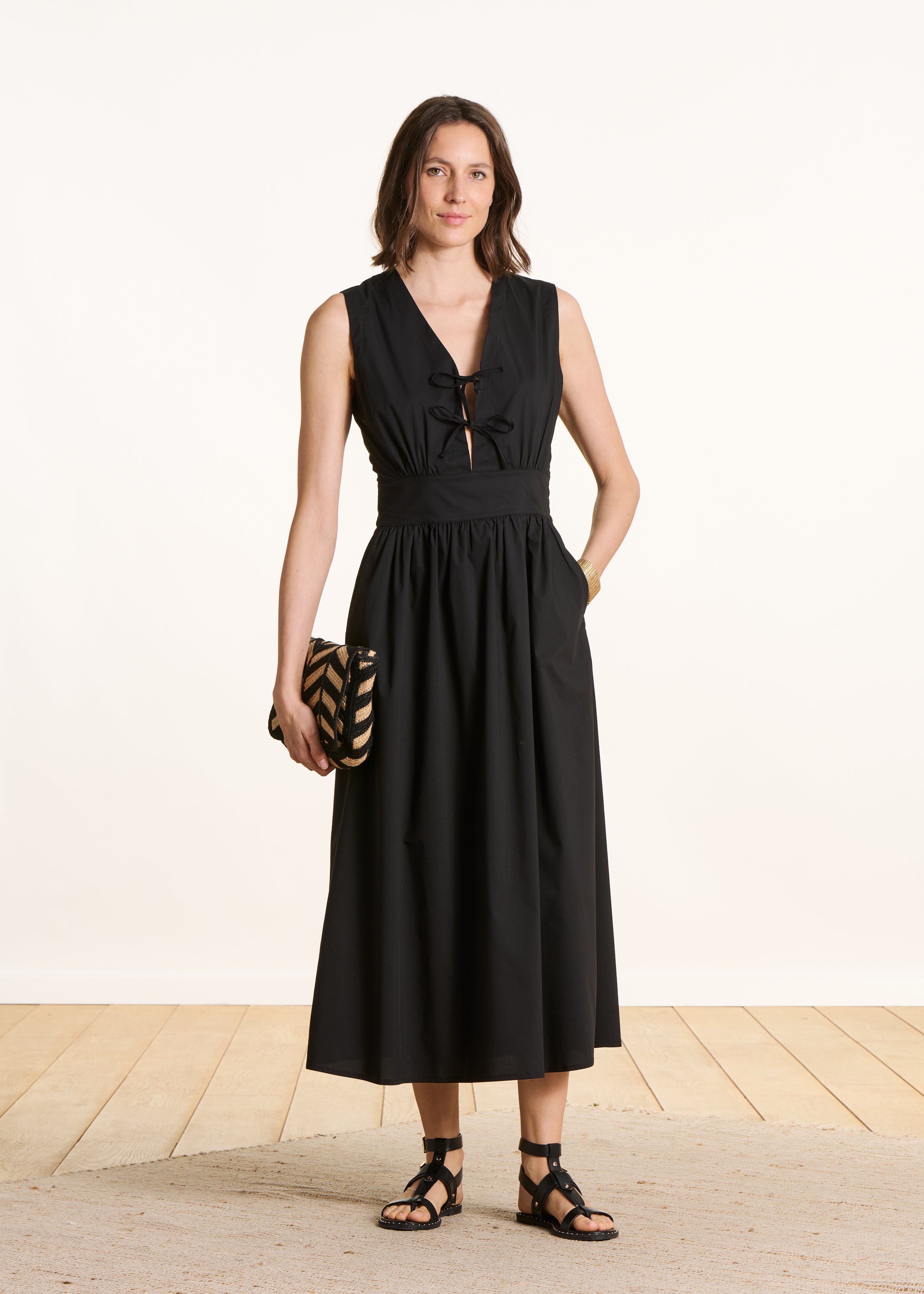 Robe longue noire sans manches en popeline de coton