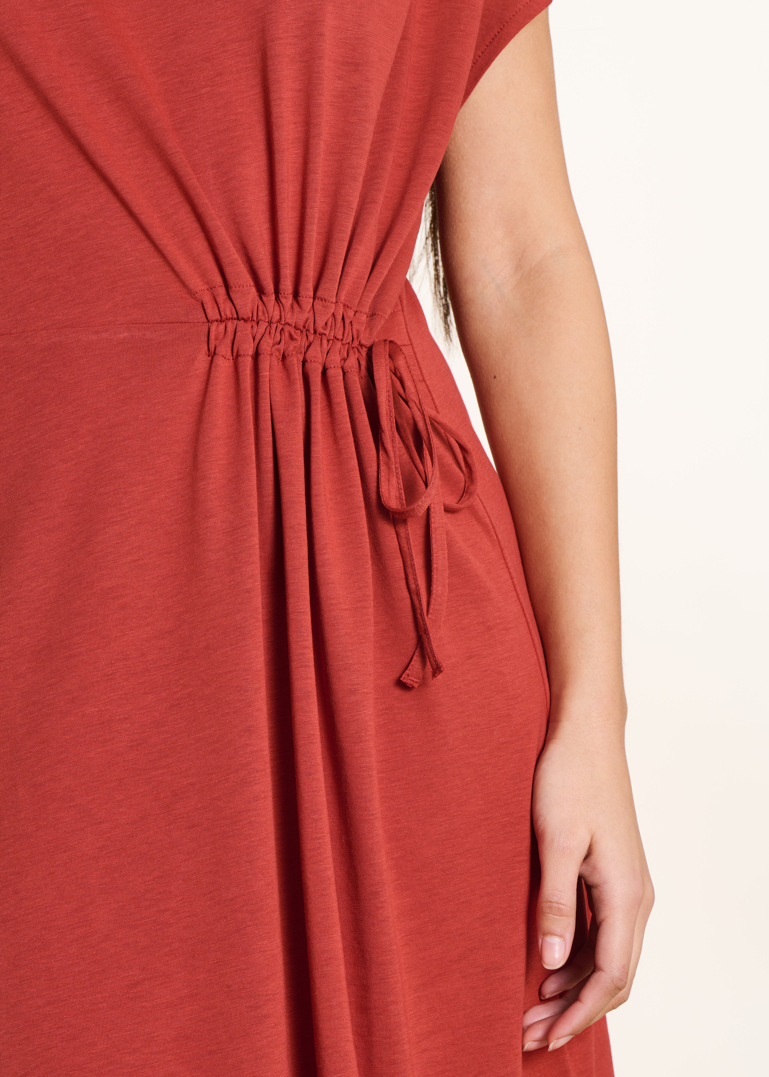Red short fluid dress with short sleeves