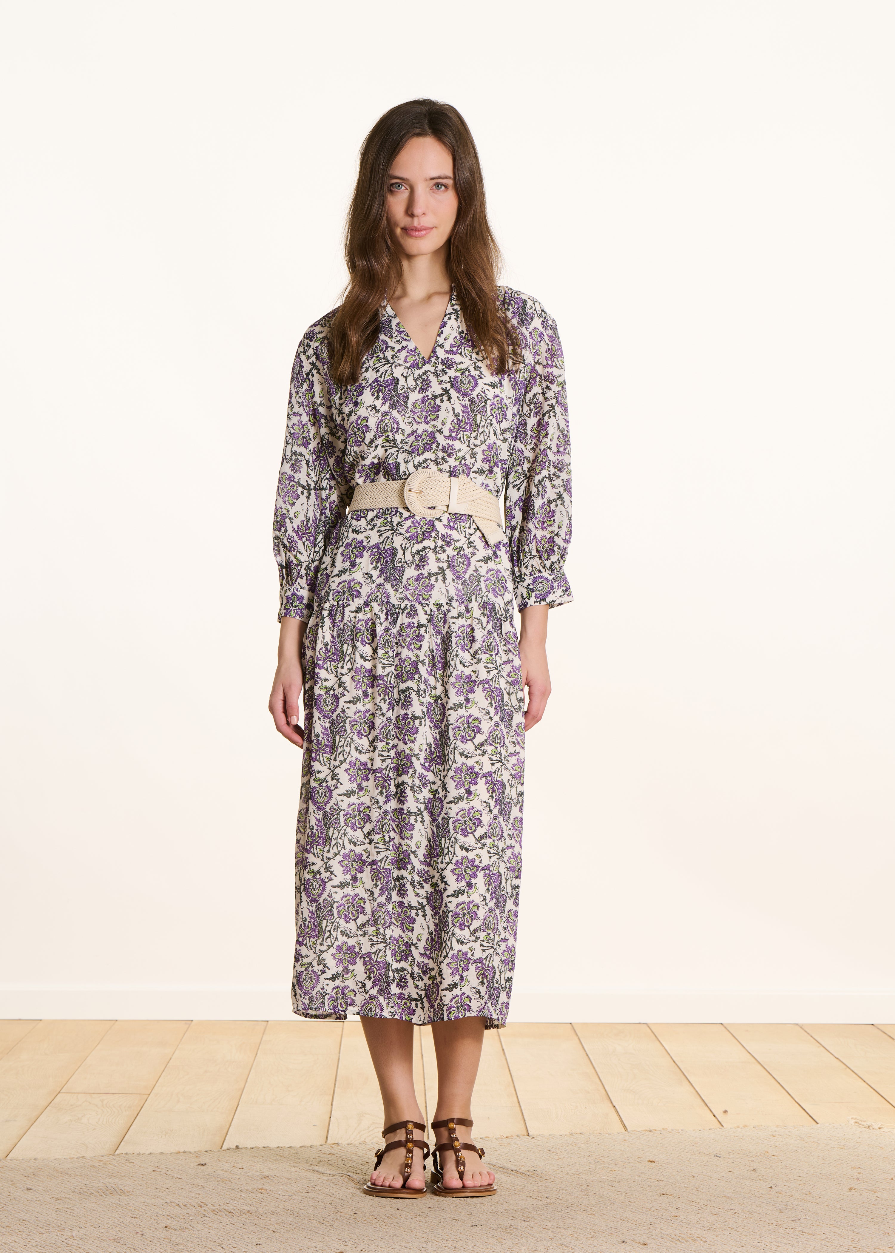 Abito lungo oversize viola con stampa floreale