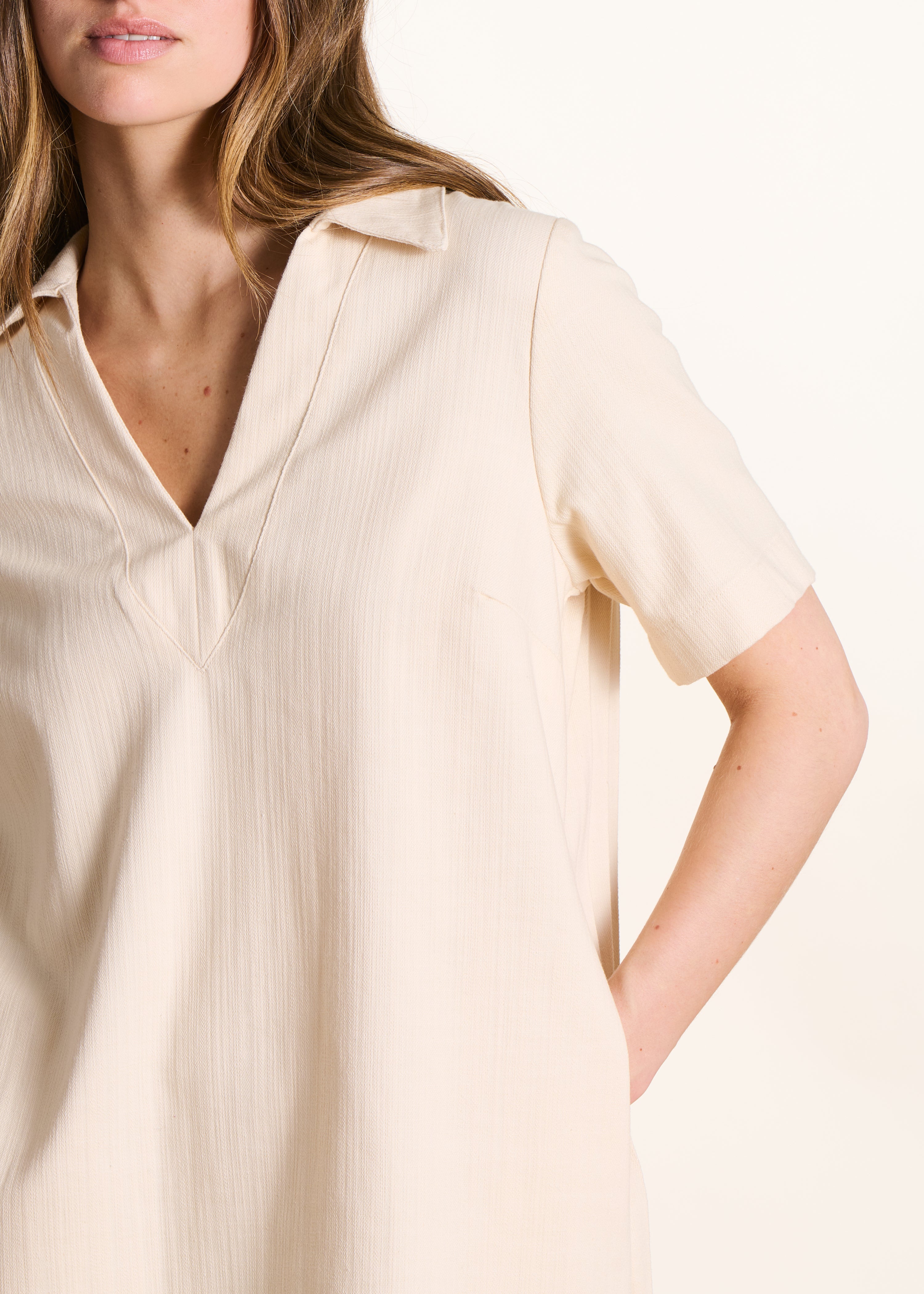Short off-white denim dress with short sleeves