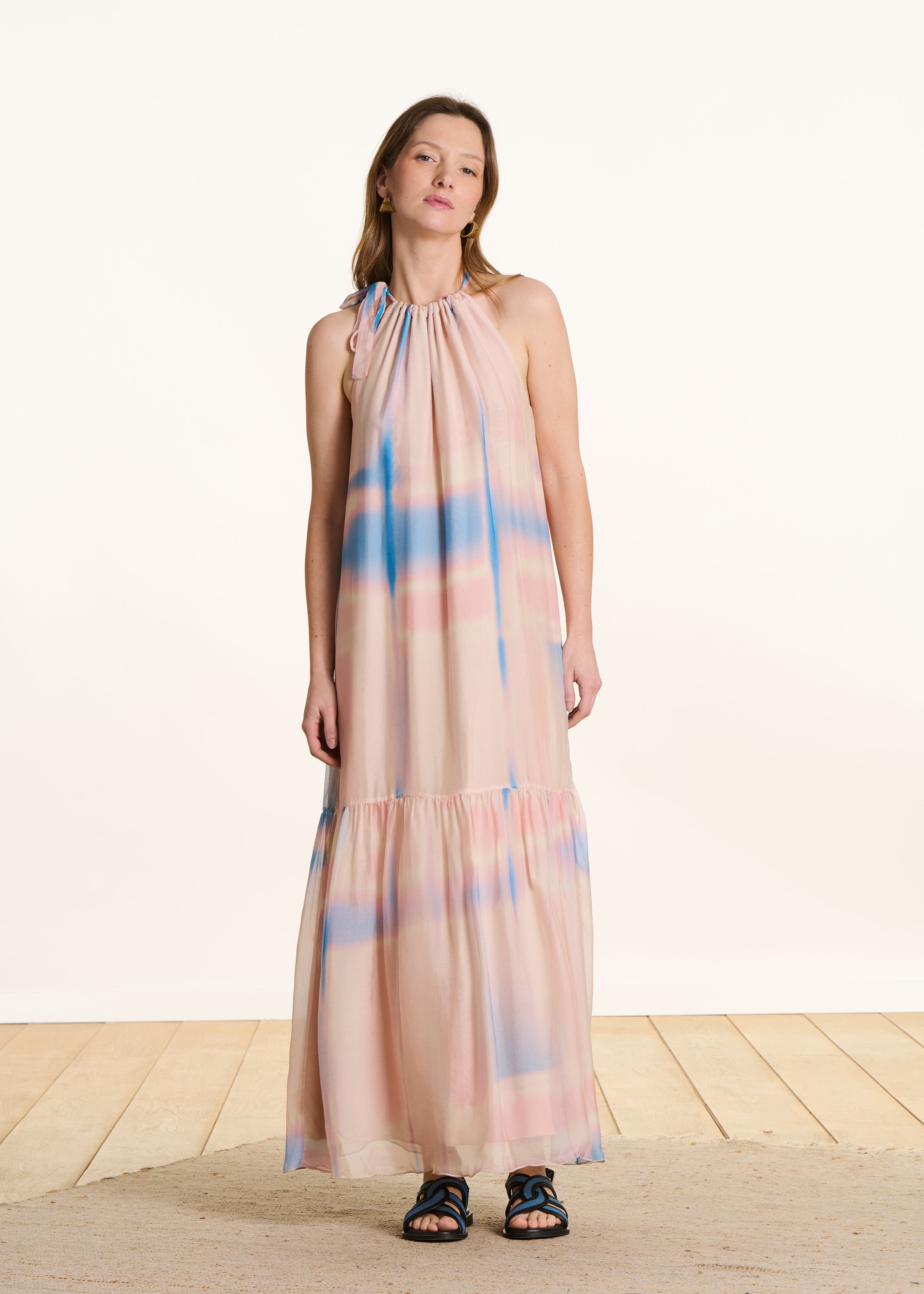 Pastel pink long dress with tie-dye print sleeveless