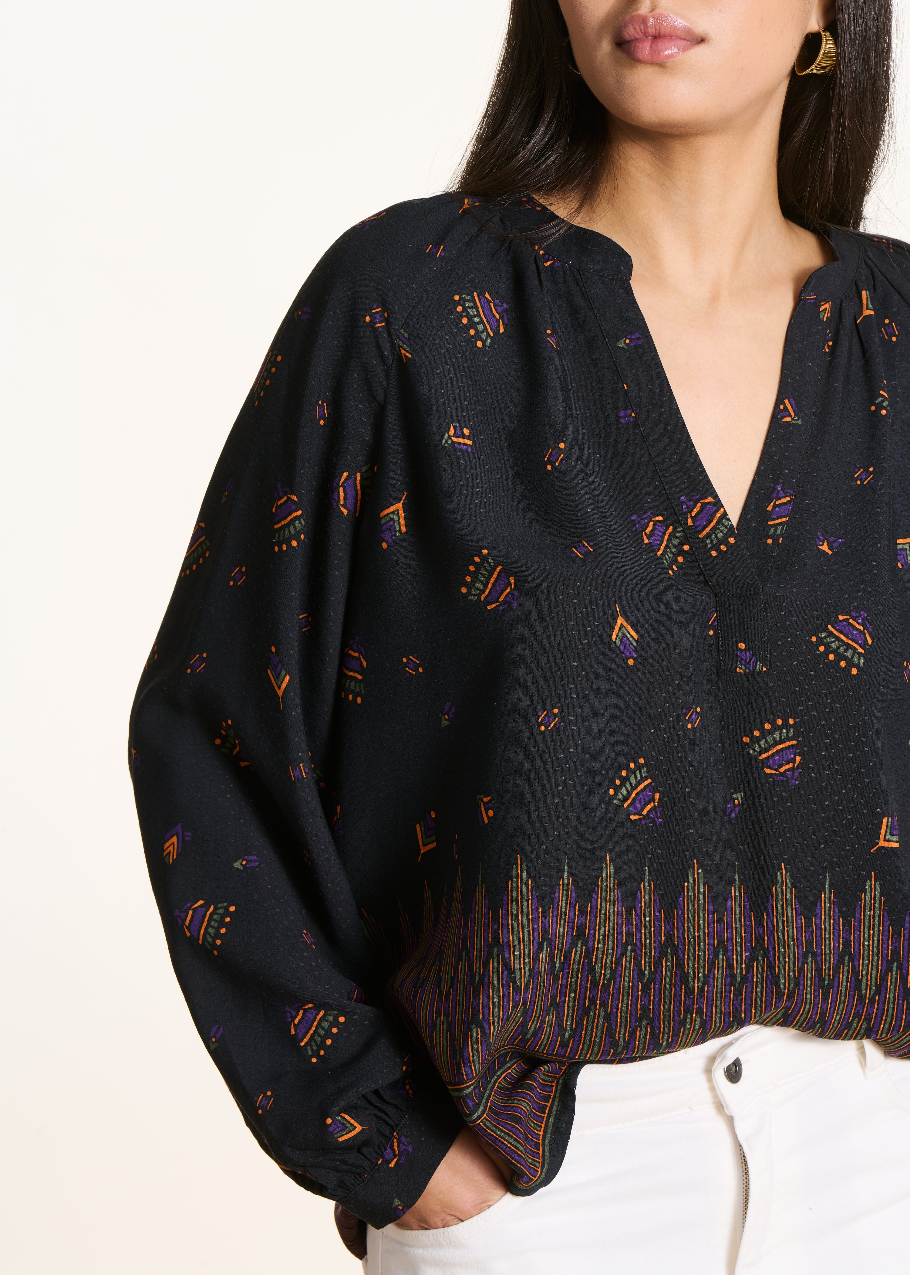 Zwarte wijde top met lange mouwen en print
