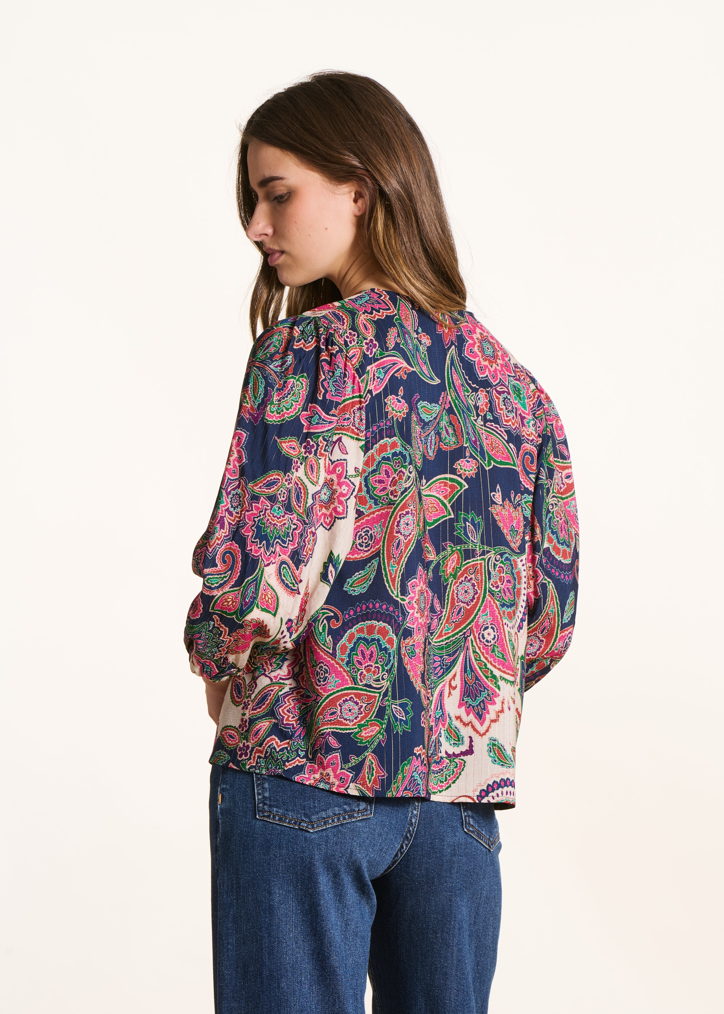 Roze-blauwe top met V-hals en gespprint print