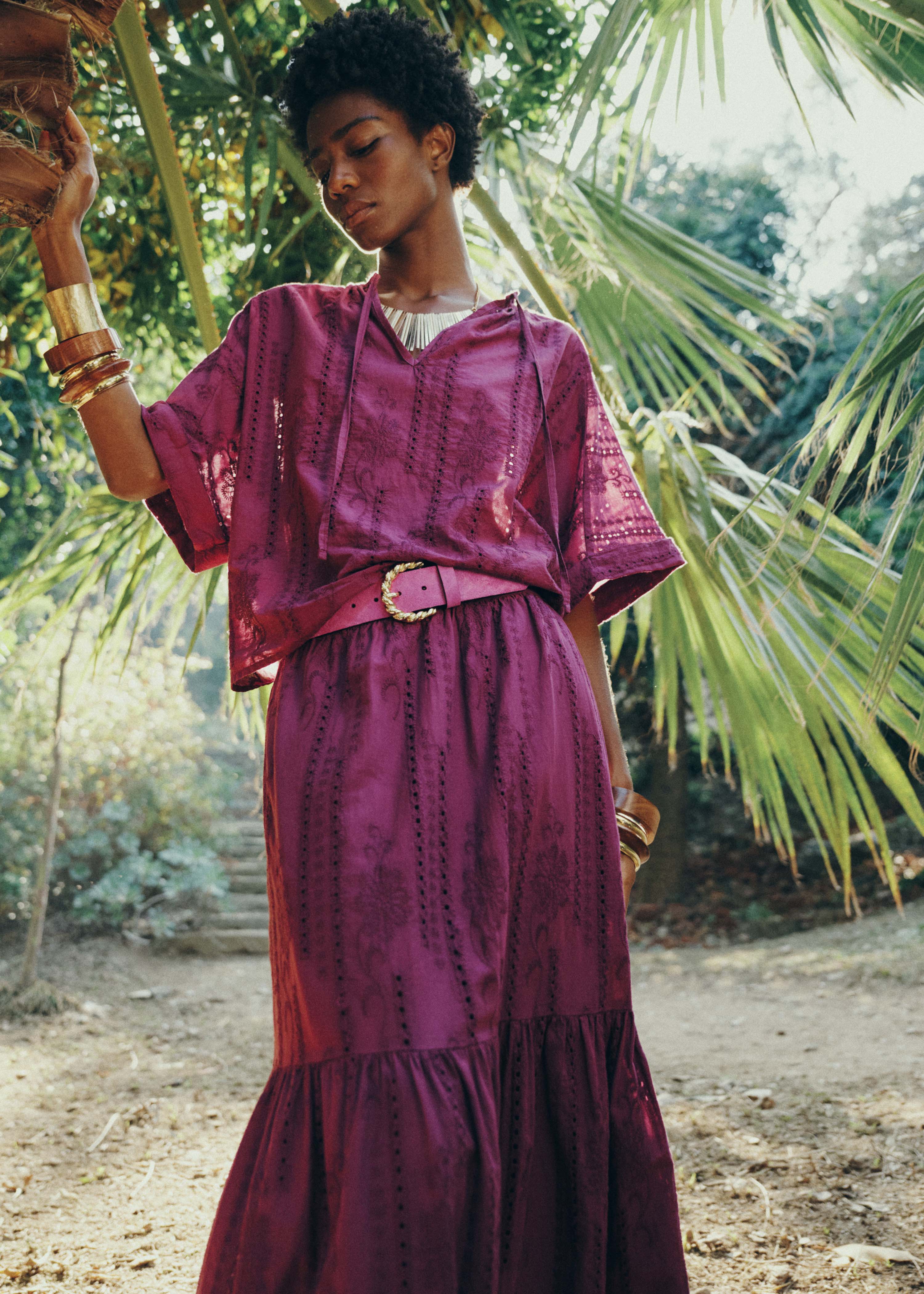 Loose purple blouse in eyelet embroidery