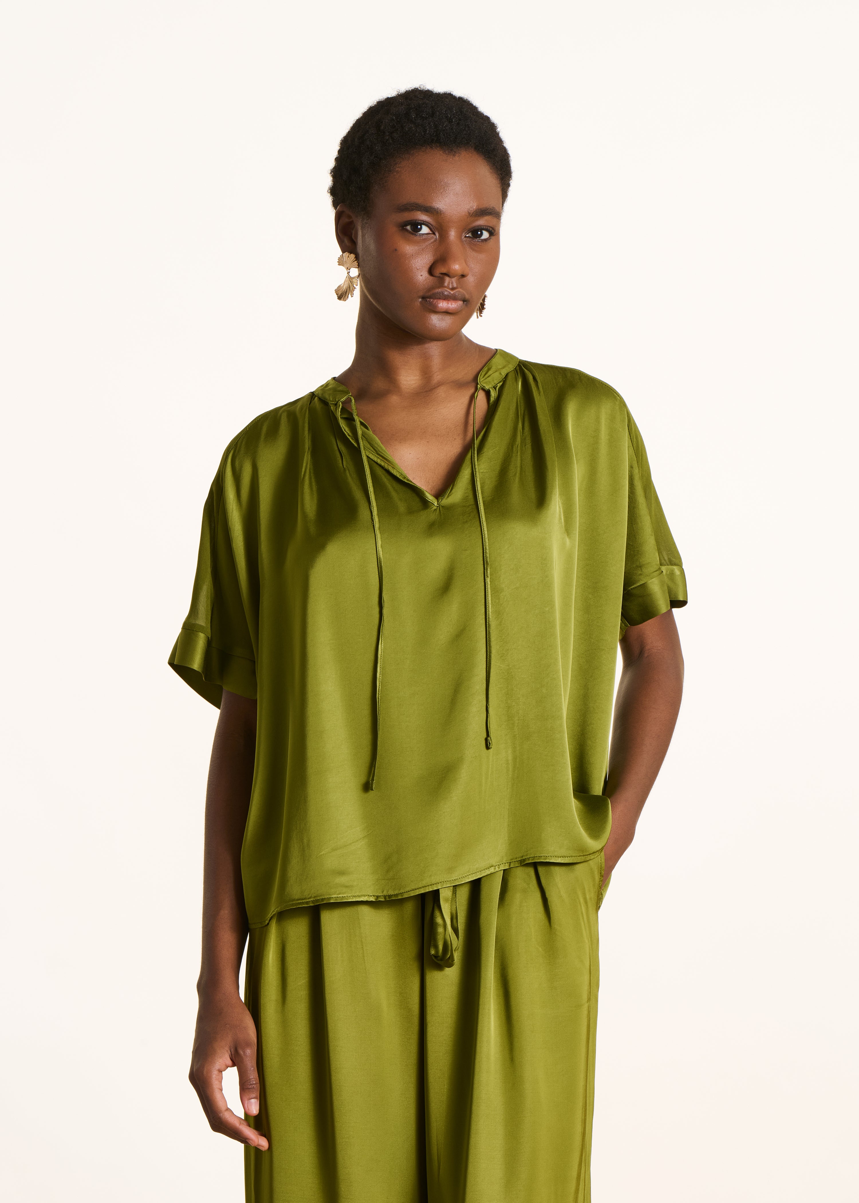 Blouse ample verte en satin