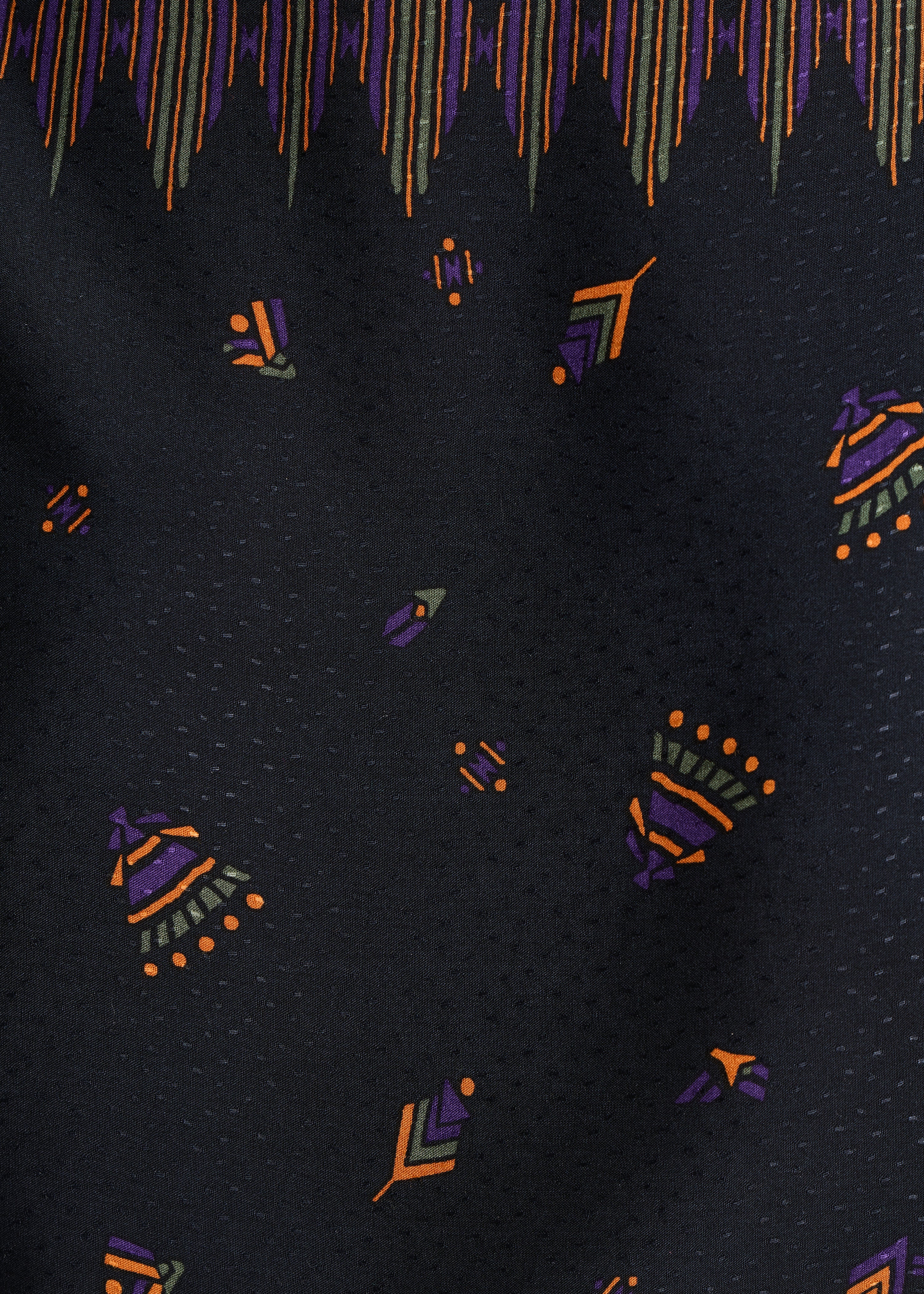 Top corto nero con stampa e maniche corte