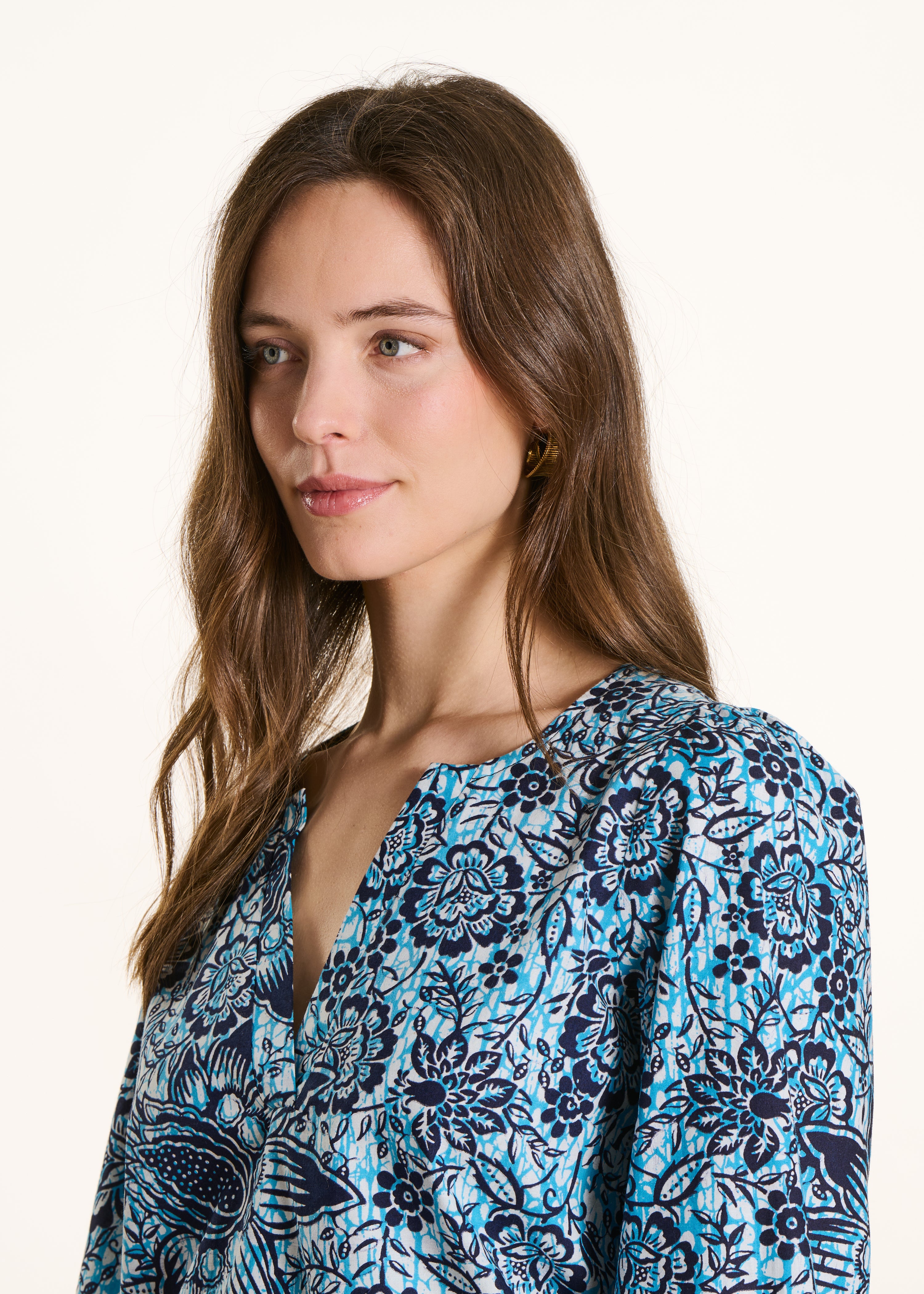 Blaues Top aus Baumwoll-Popeline mit Blumenmuster