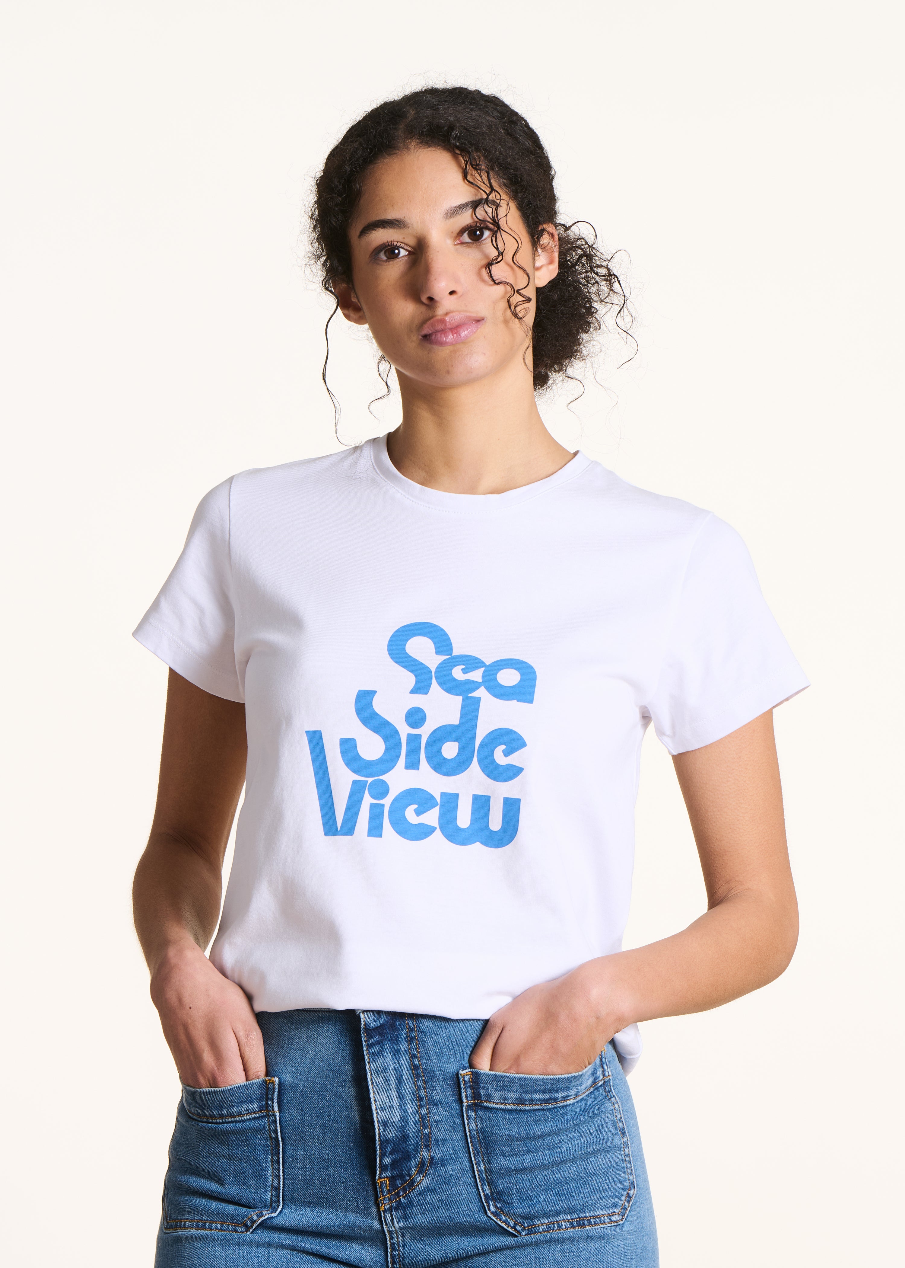 Wit losvallend T-shirt met tekst van biologisch katoen