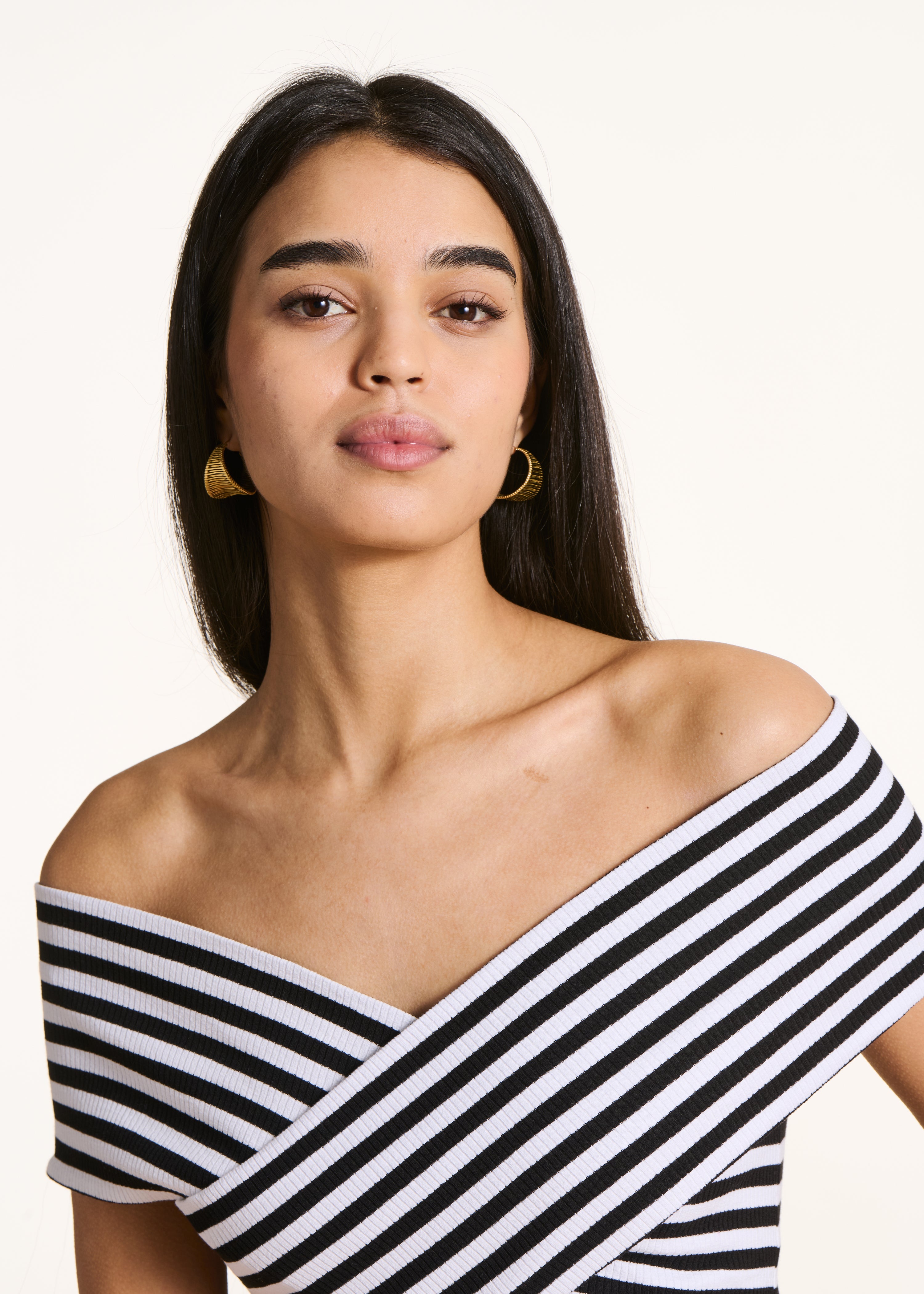White T-shirt with black stripes in organic cotton