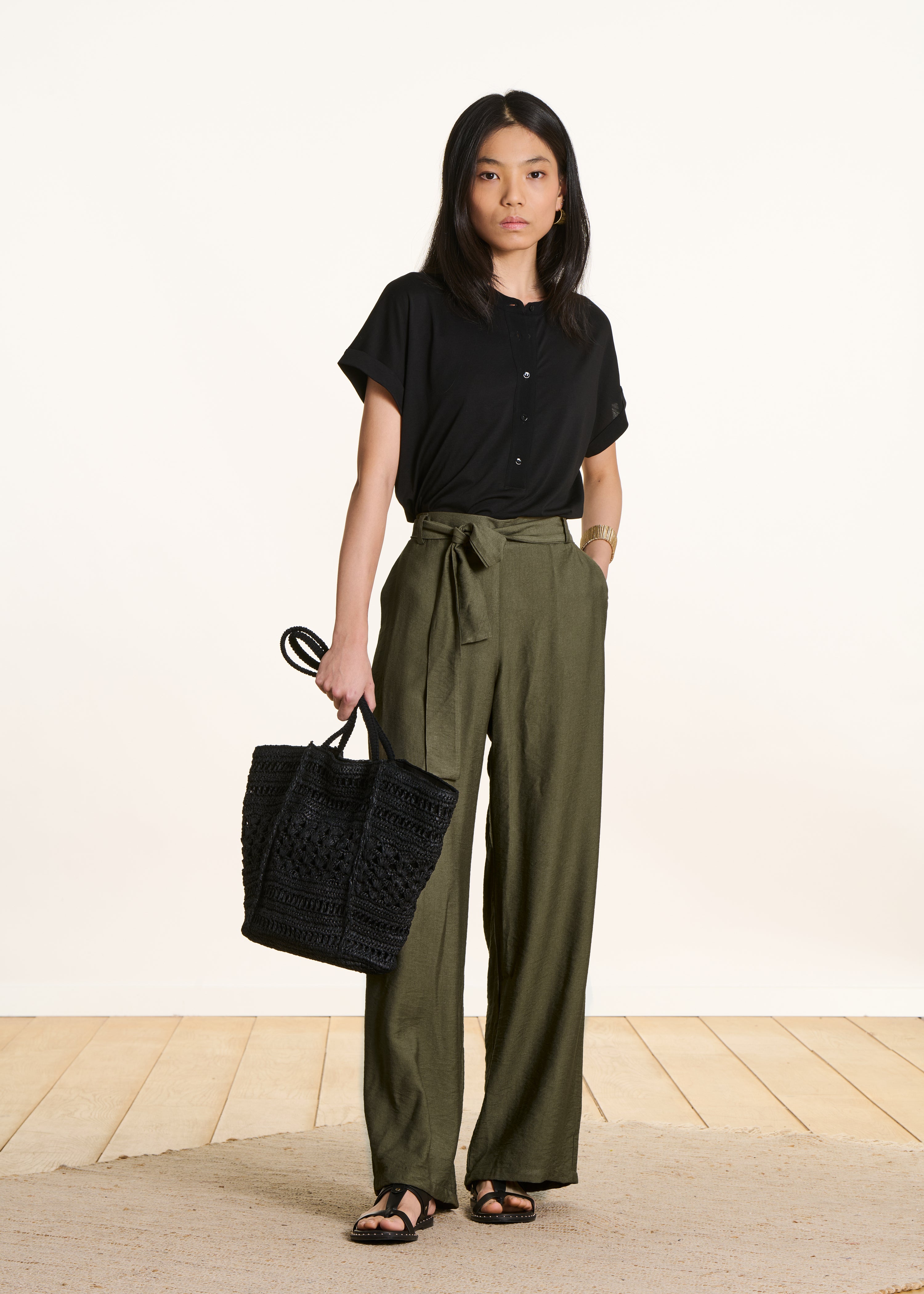 Black two-fabric short-sleeve T-shirt