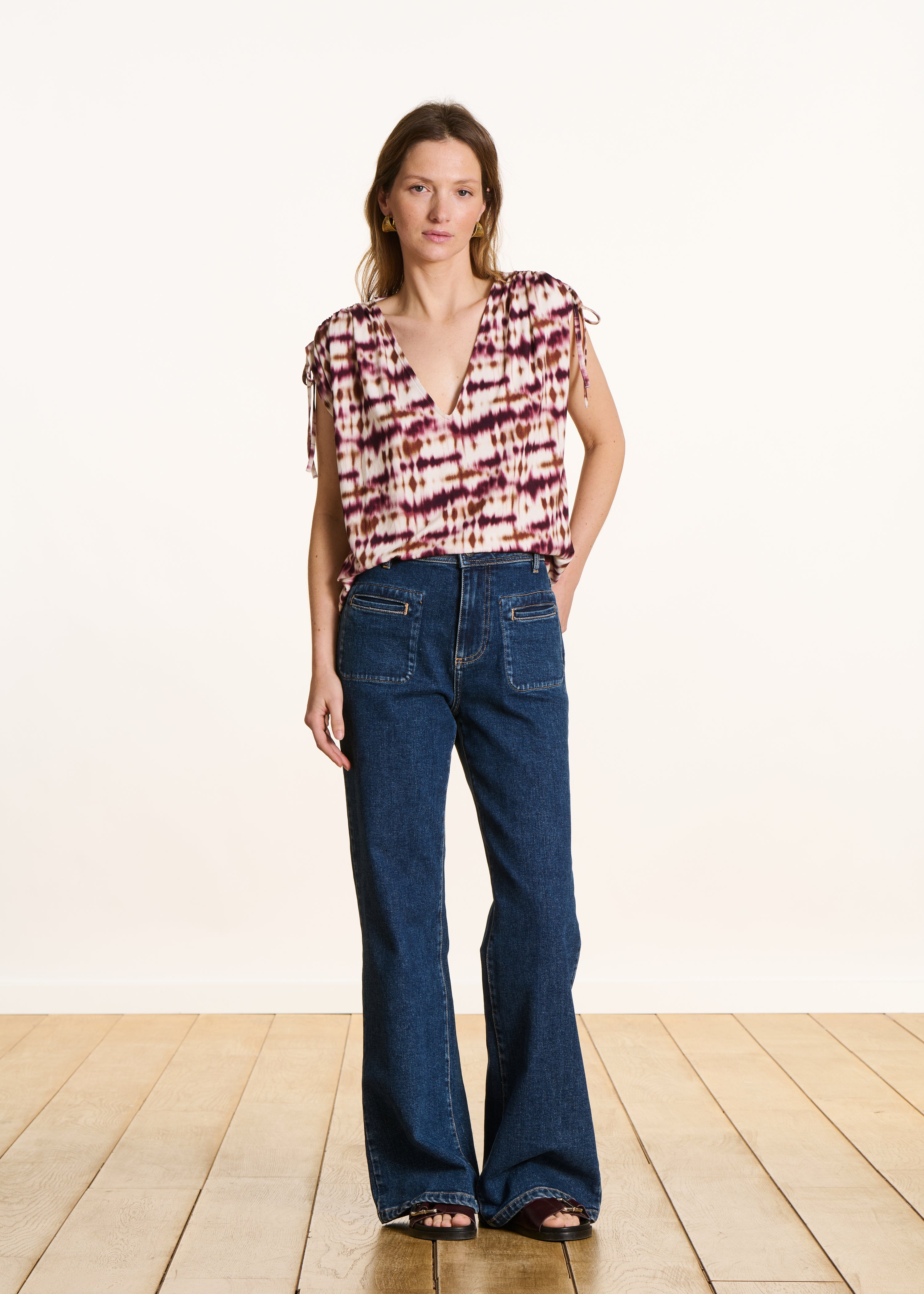 Loose T-shirt with burgundy tie & dye print in jersey