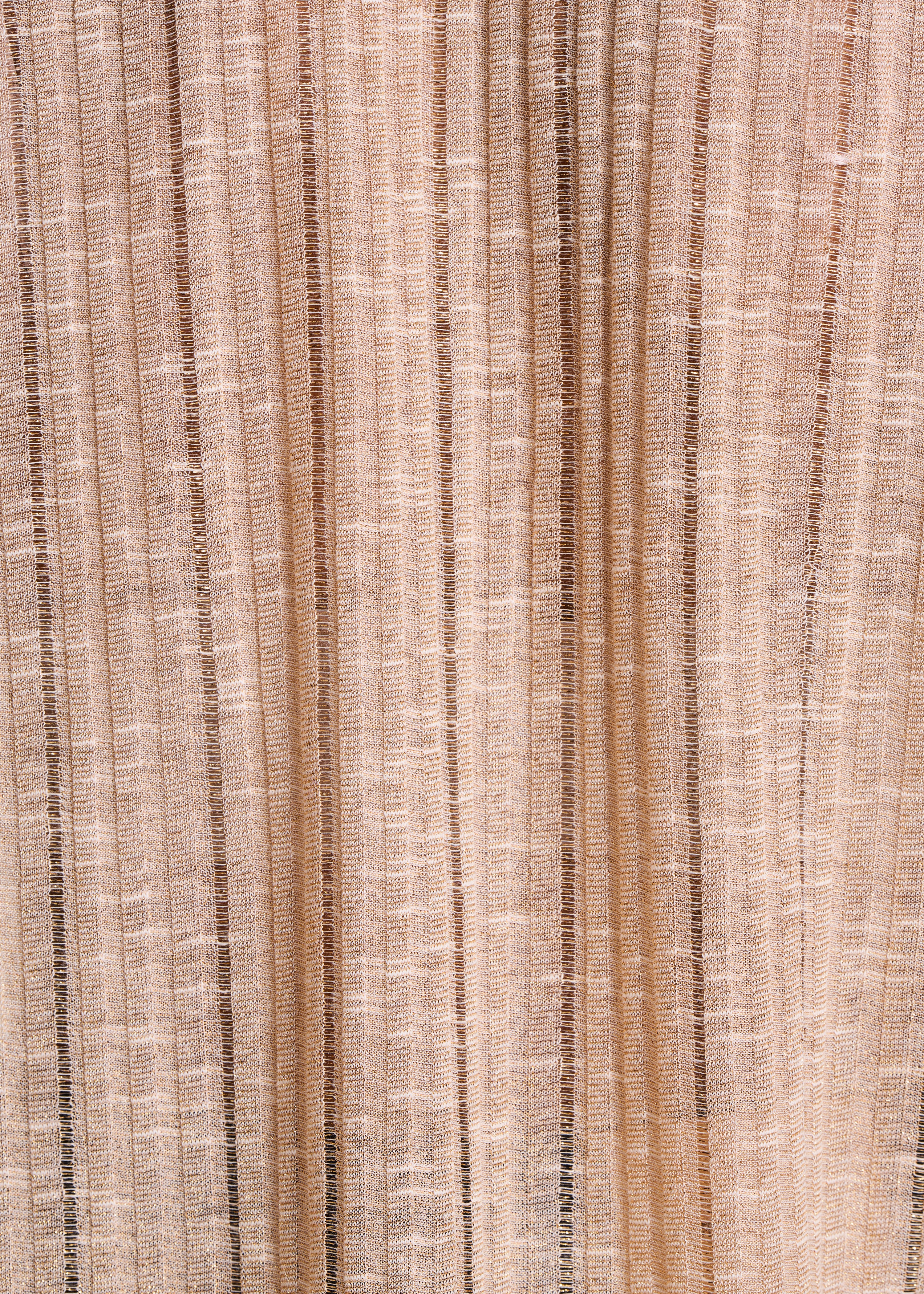 Loose beige shimmering V-neck T-shirt