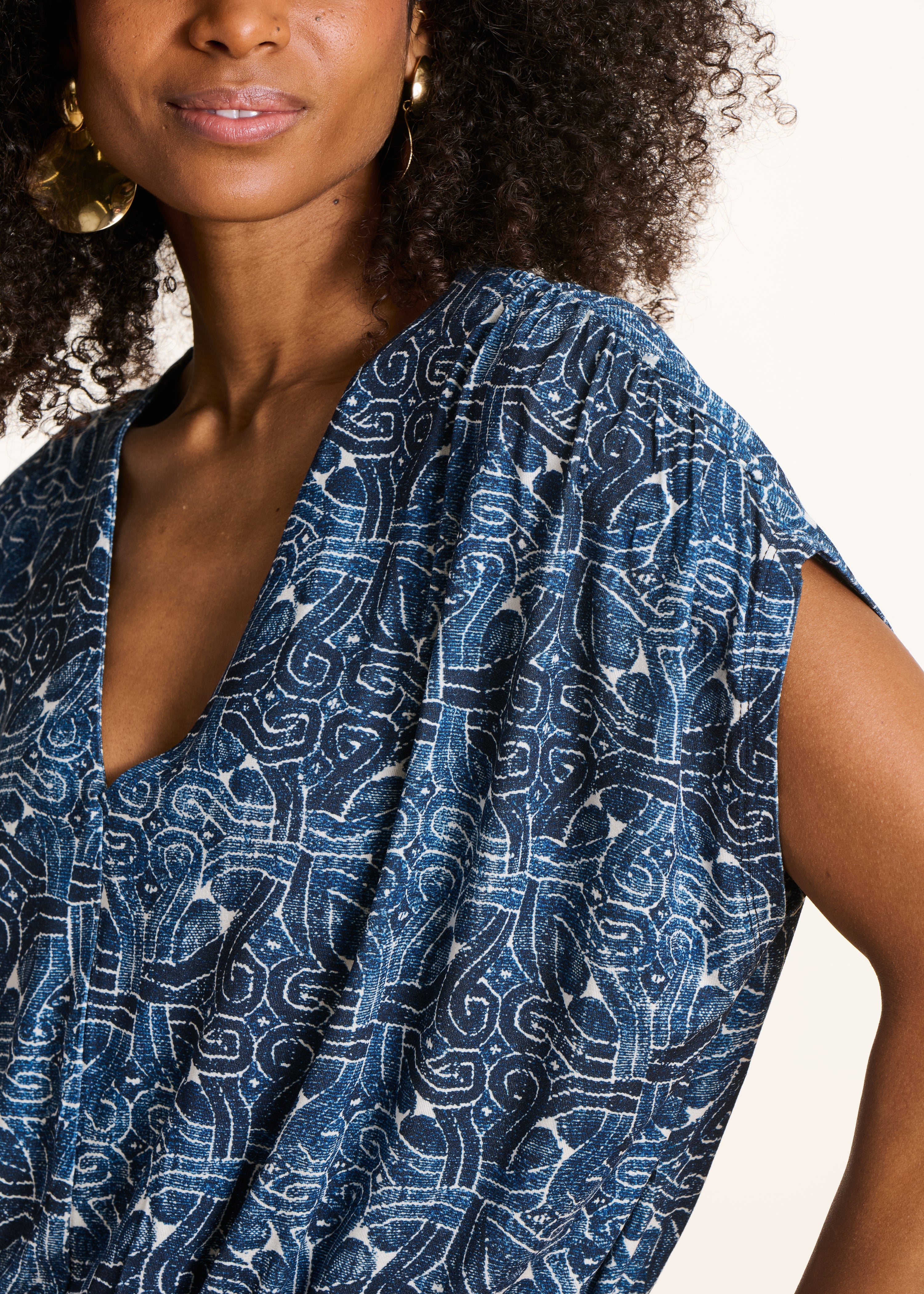 Blue V-neck printed T-shirt