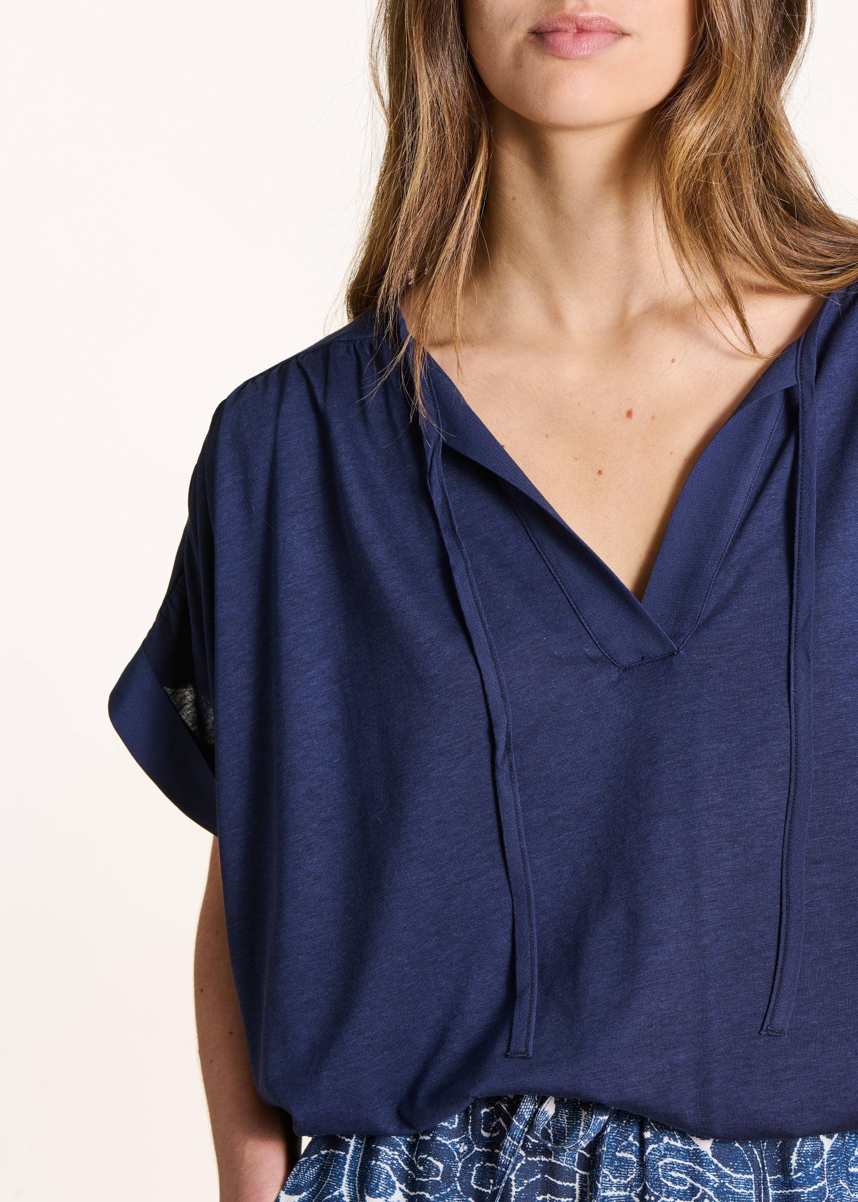 T-shirt bleu foncé ample manches courtes