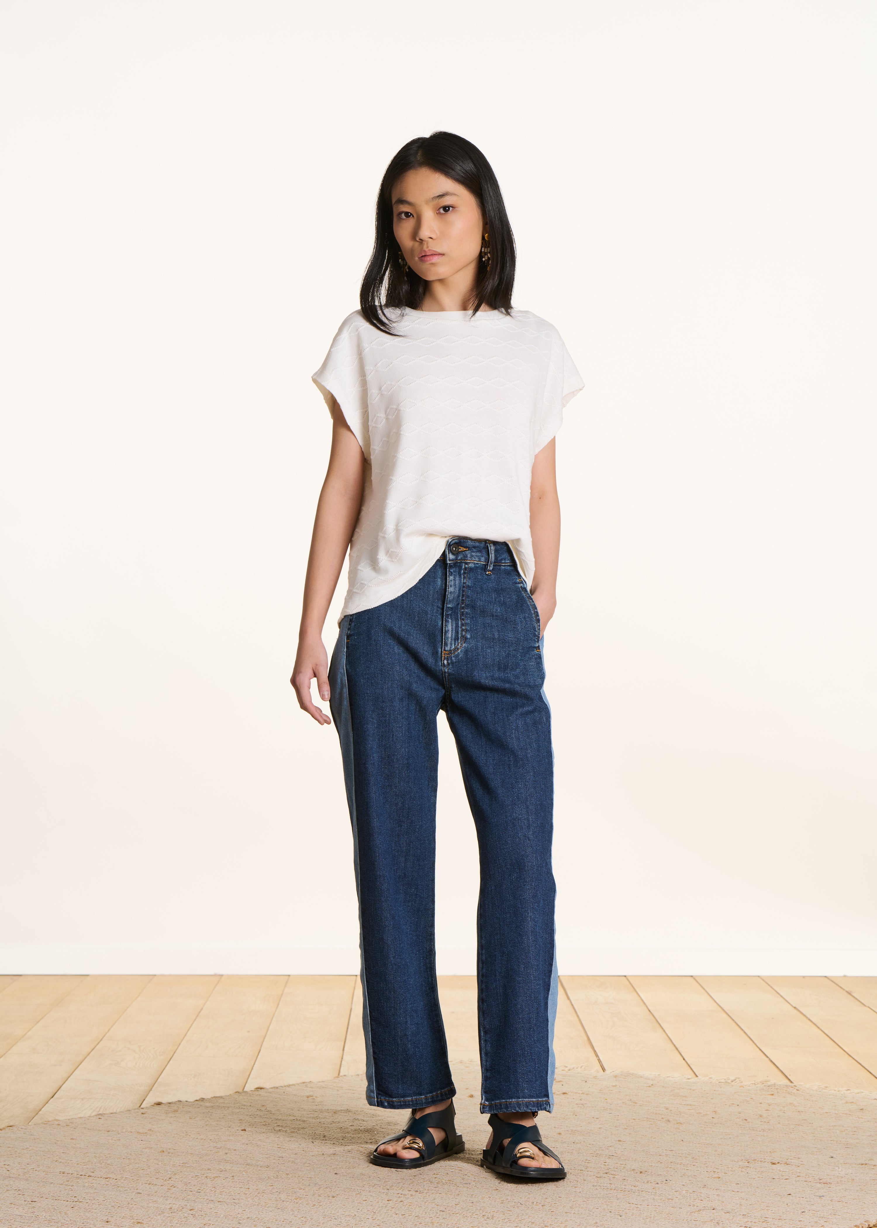 Oversized white short-sleeve T-shirt in organic cotton