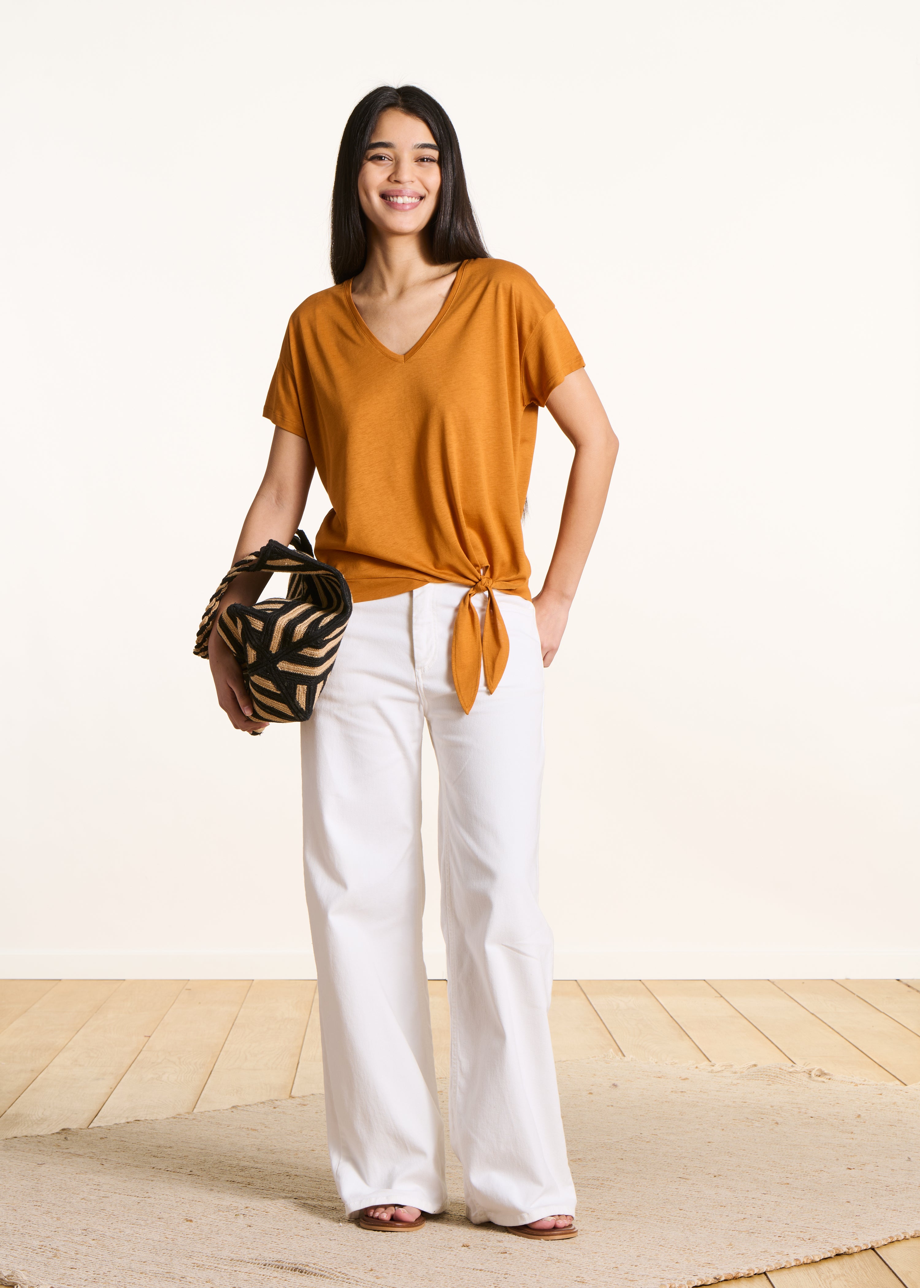 T-shirt ocre em lyocel de mangas curtas