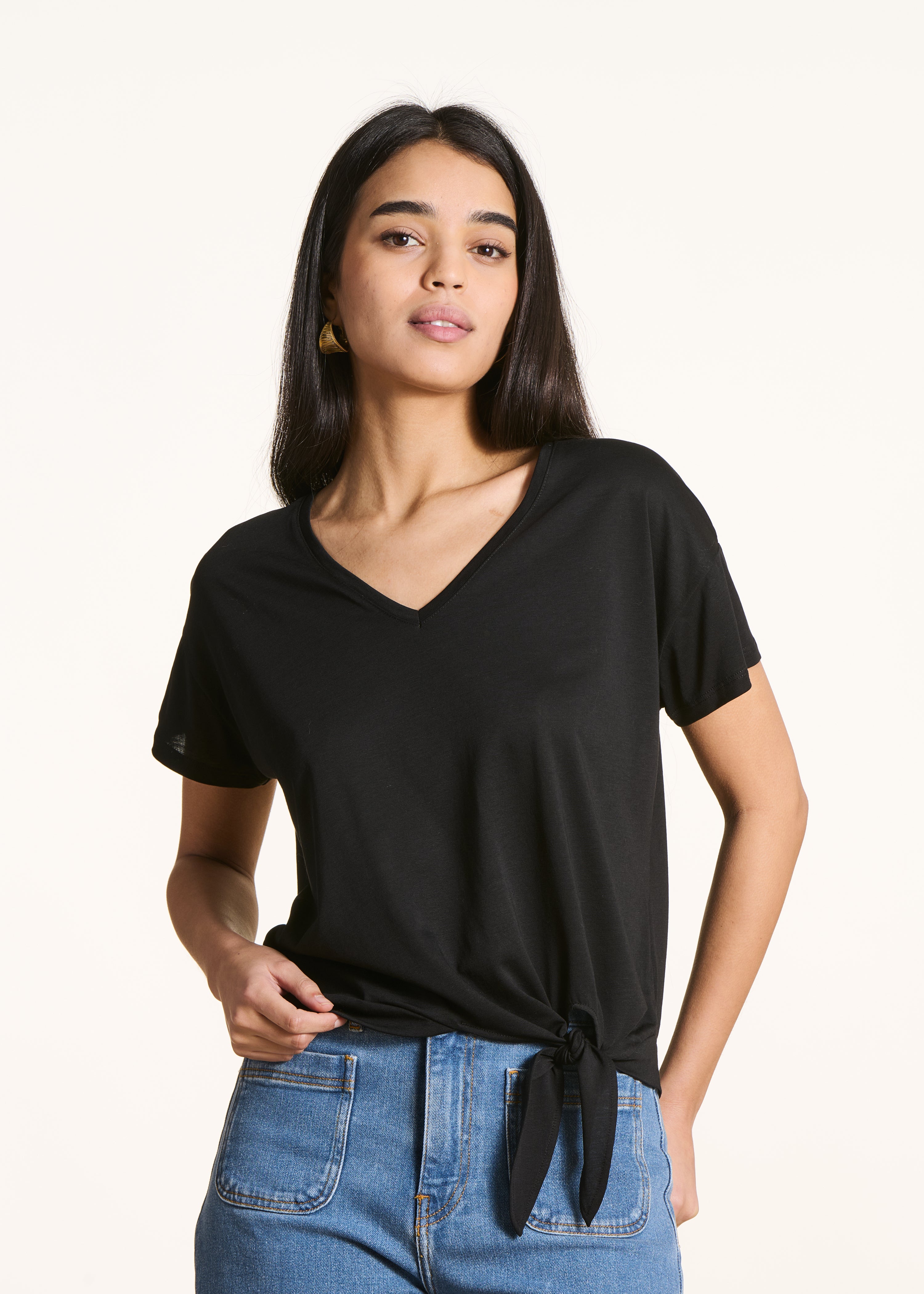 T-shirt preto em lyocell de mangas curtas