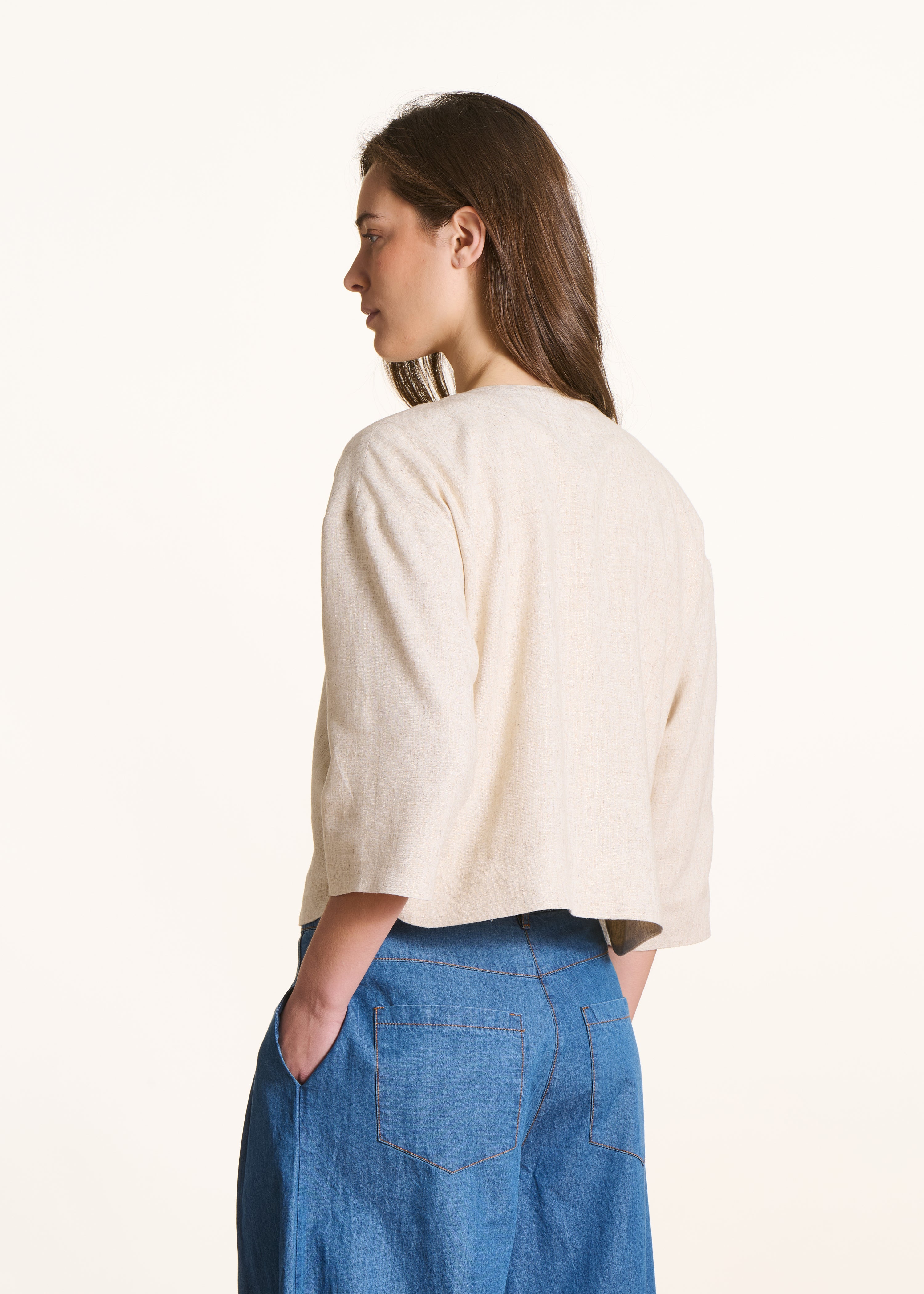Offene kurze Jacke in schimmerndem Beige mit 3/4-Ärmeln