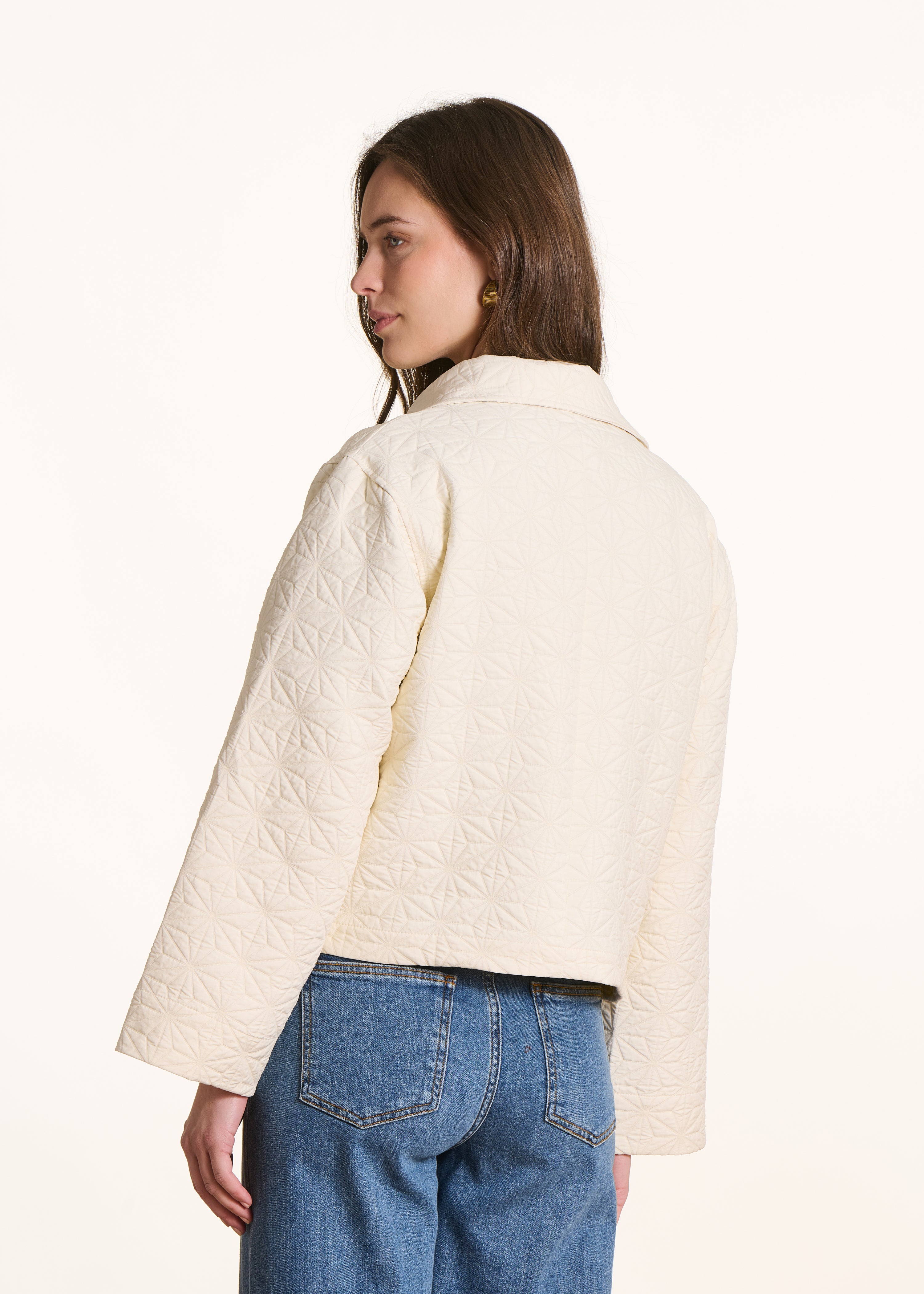Off-white short jacket in fancy jacquard
