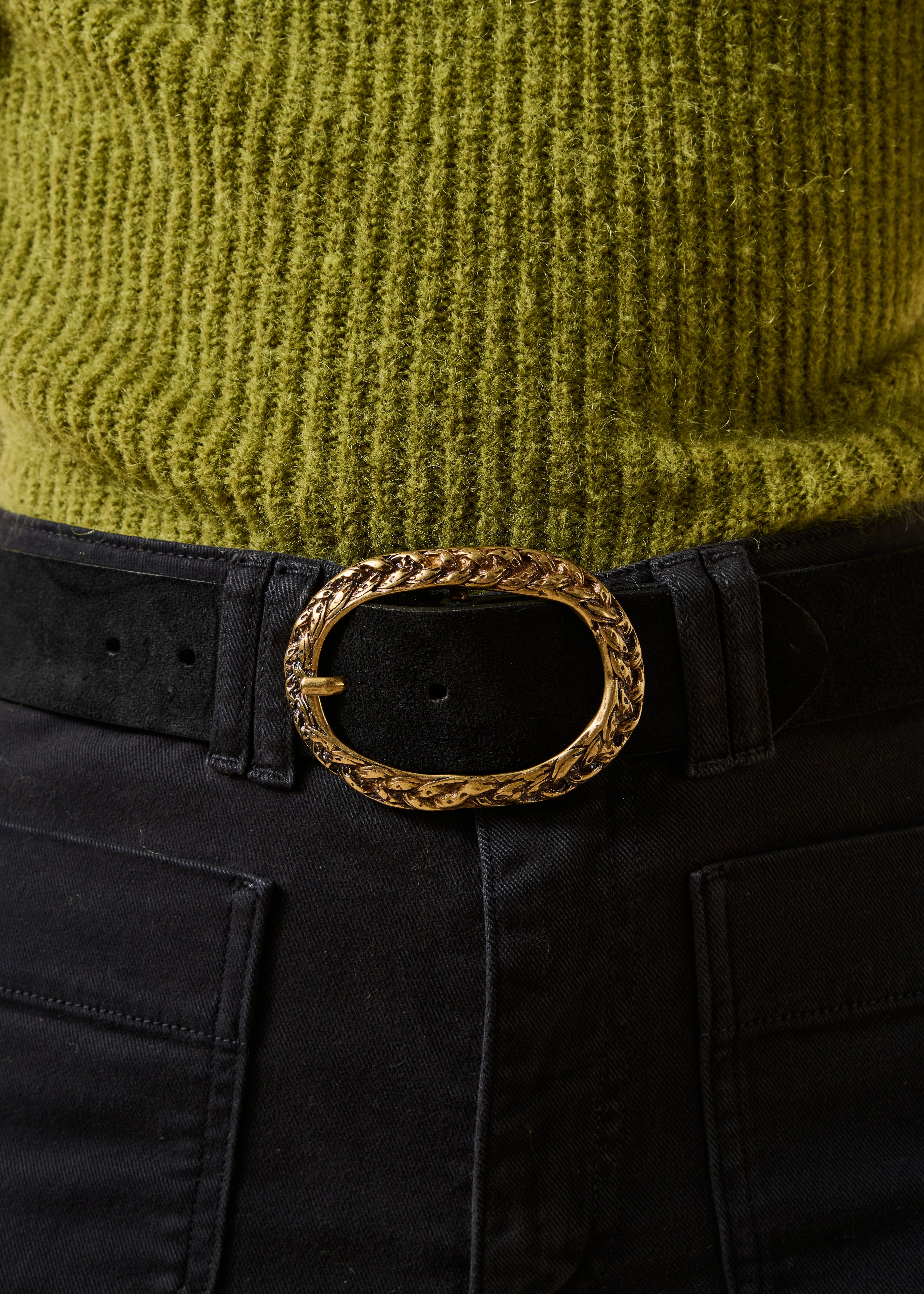 Ceinture noire en cuir suédé boucle ovale tressée