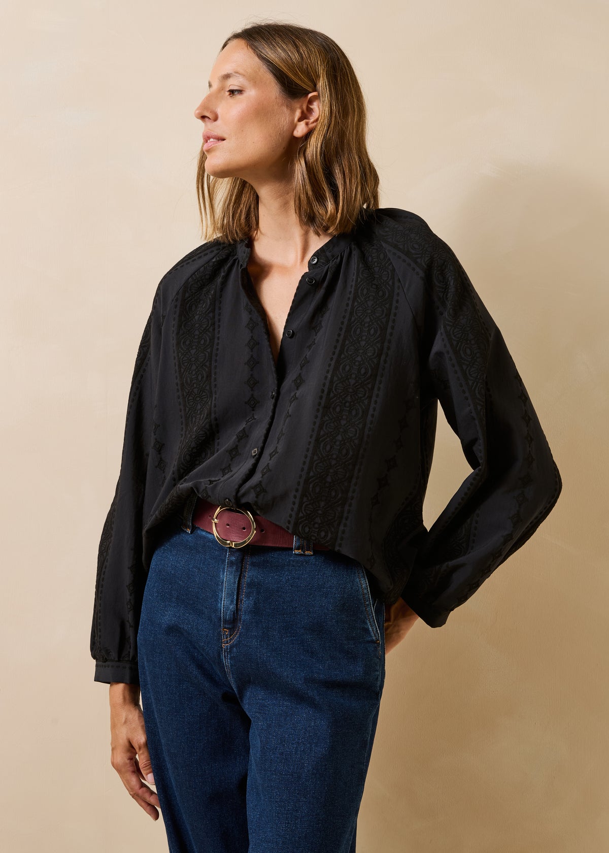Black Shirt - Elvia