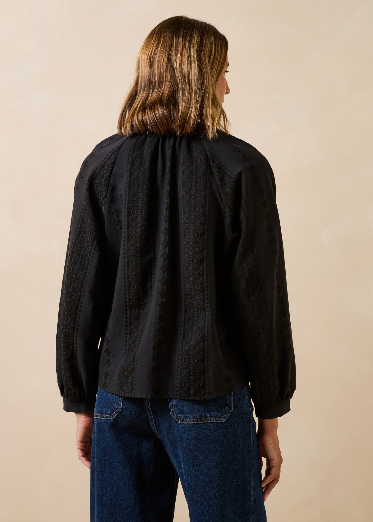 Black Shirt - Elvia