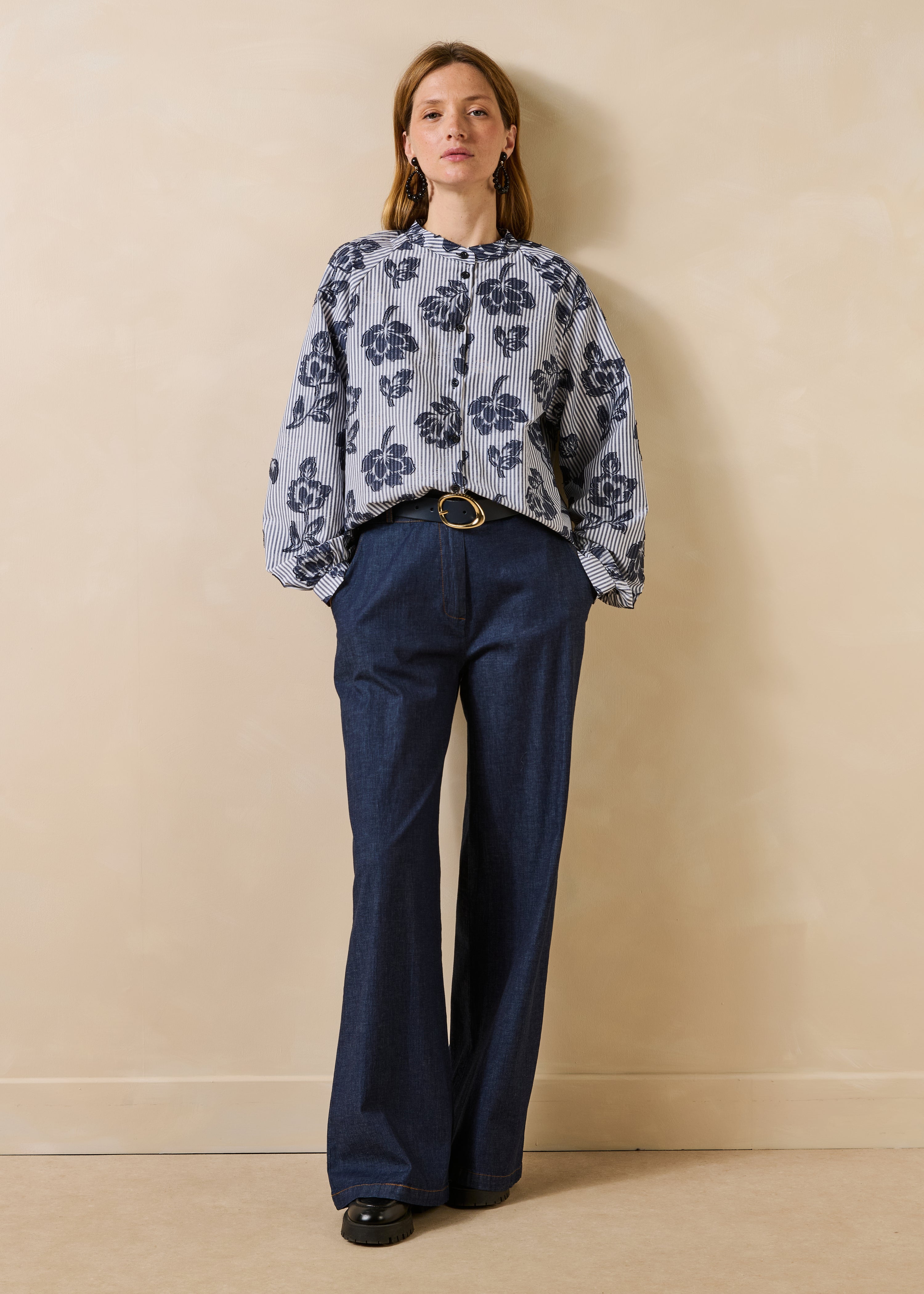 Chemise bleu denim en jacquard manches longues encolure ronde