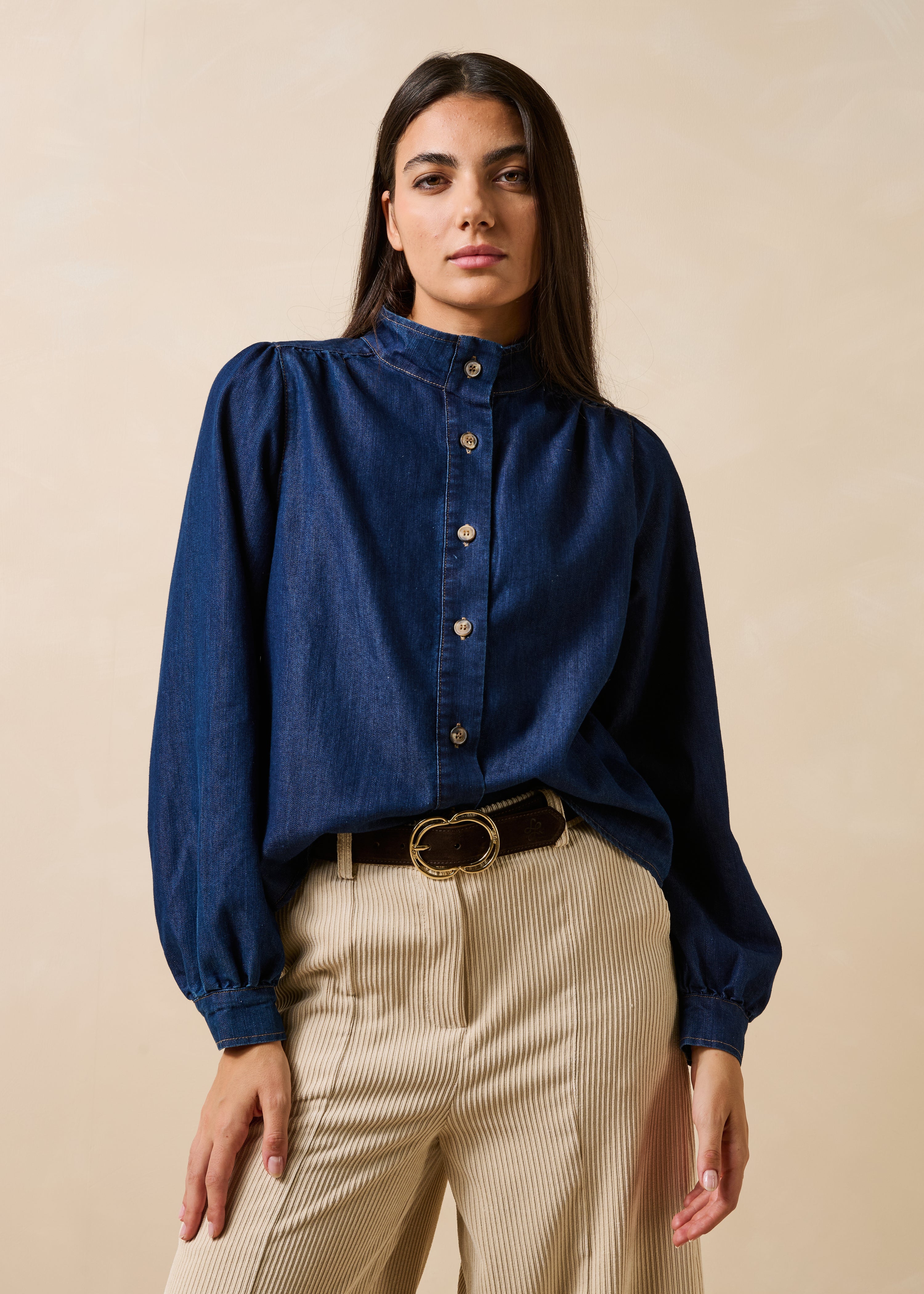 Bluse aus rohem Denim mit langen Ärmeln