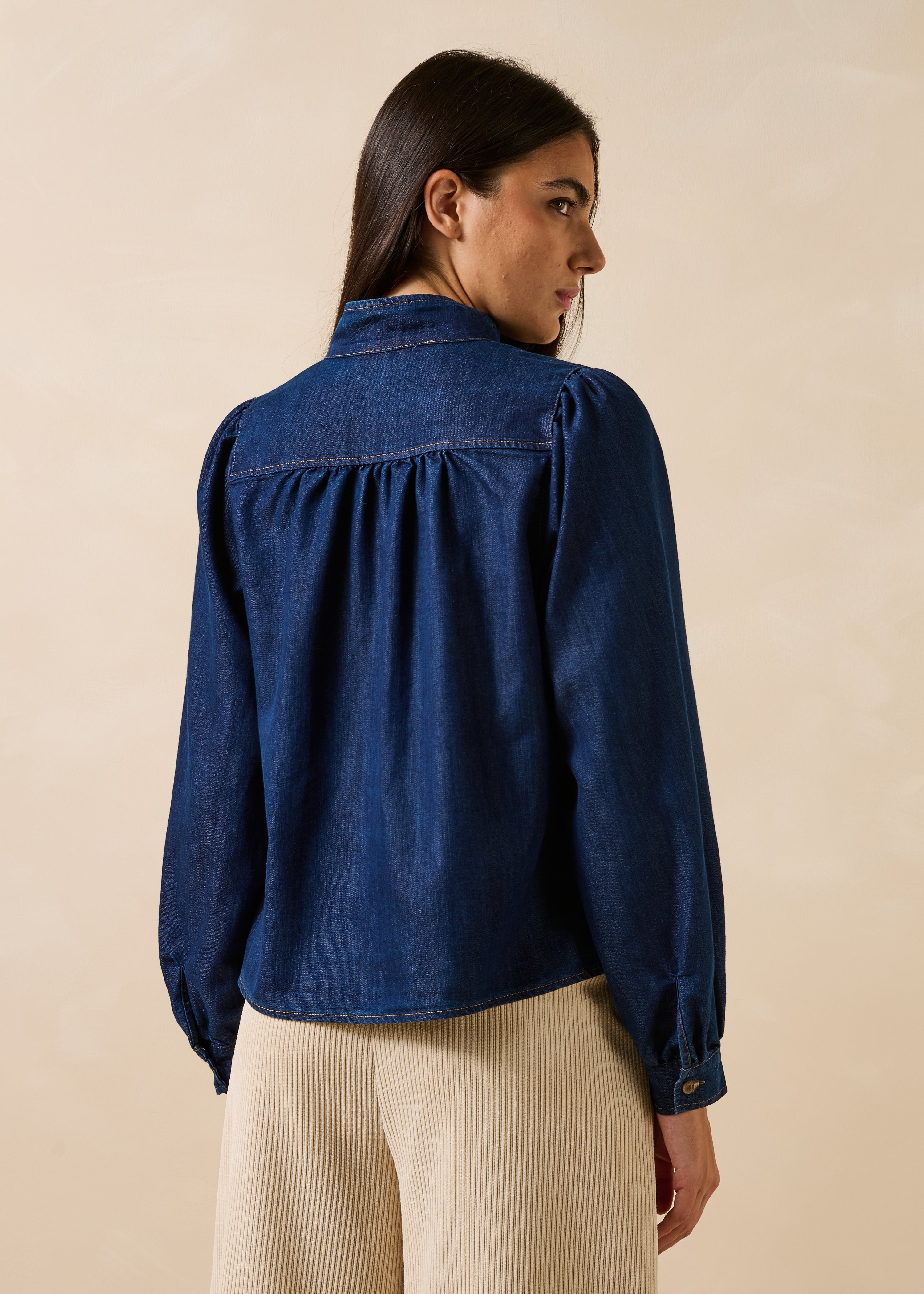 Bluse aus rohem Denim mit langen Ärmeln
