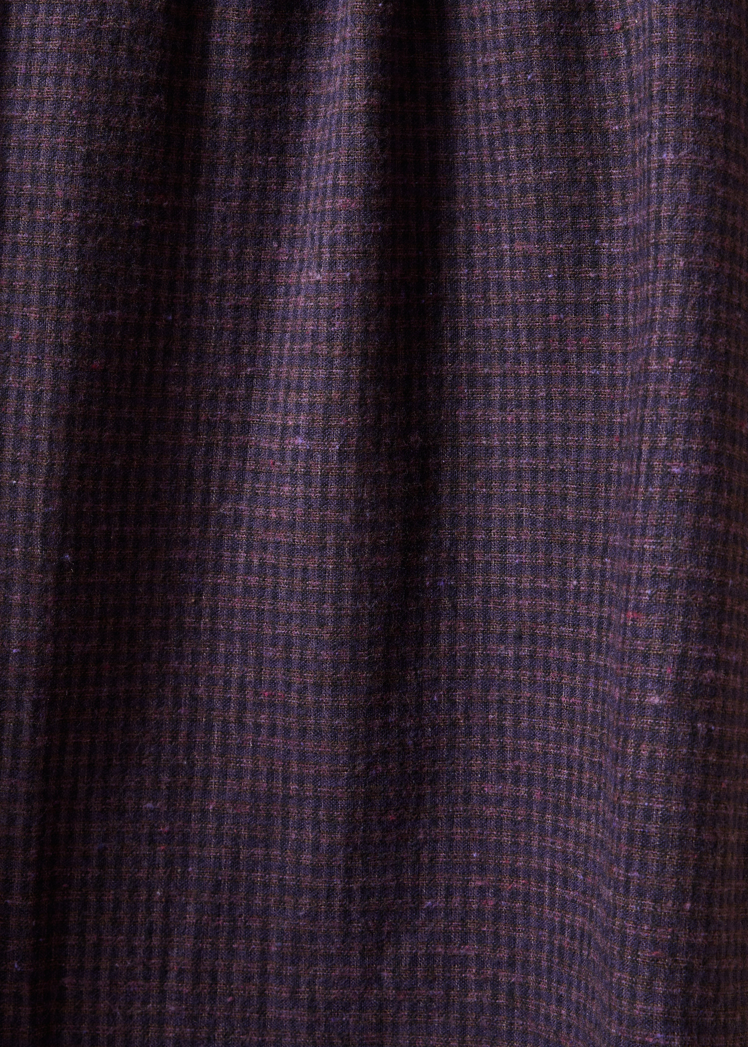 Camisa violeta de manga comprida com padrão vichy de quadrados