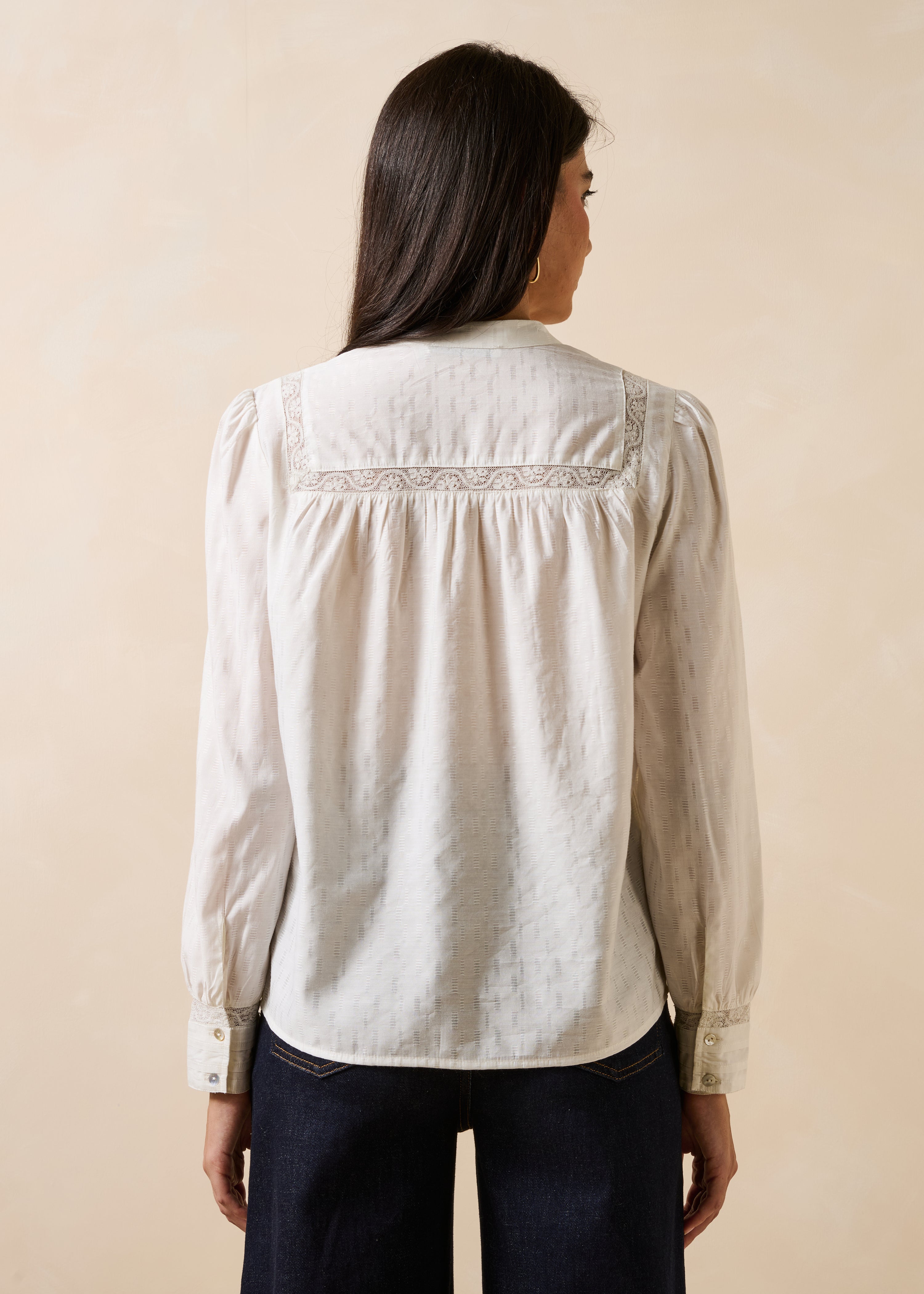 Camicia bianca in jacquard a maniche lunghe