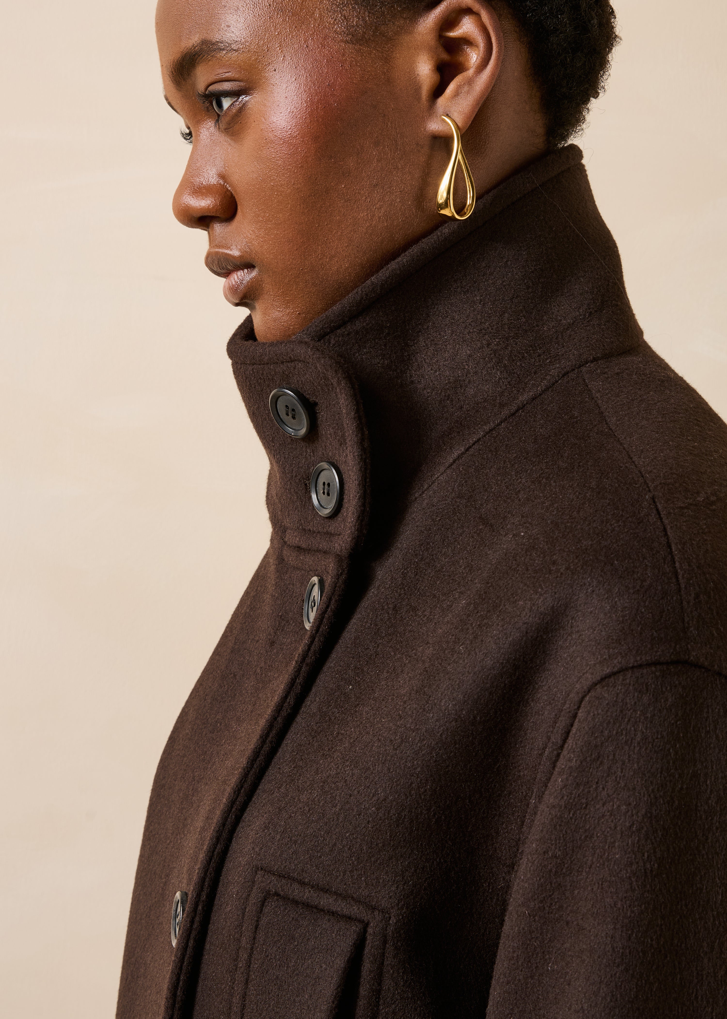 Manteau marron col montant en laine